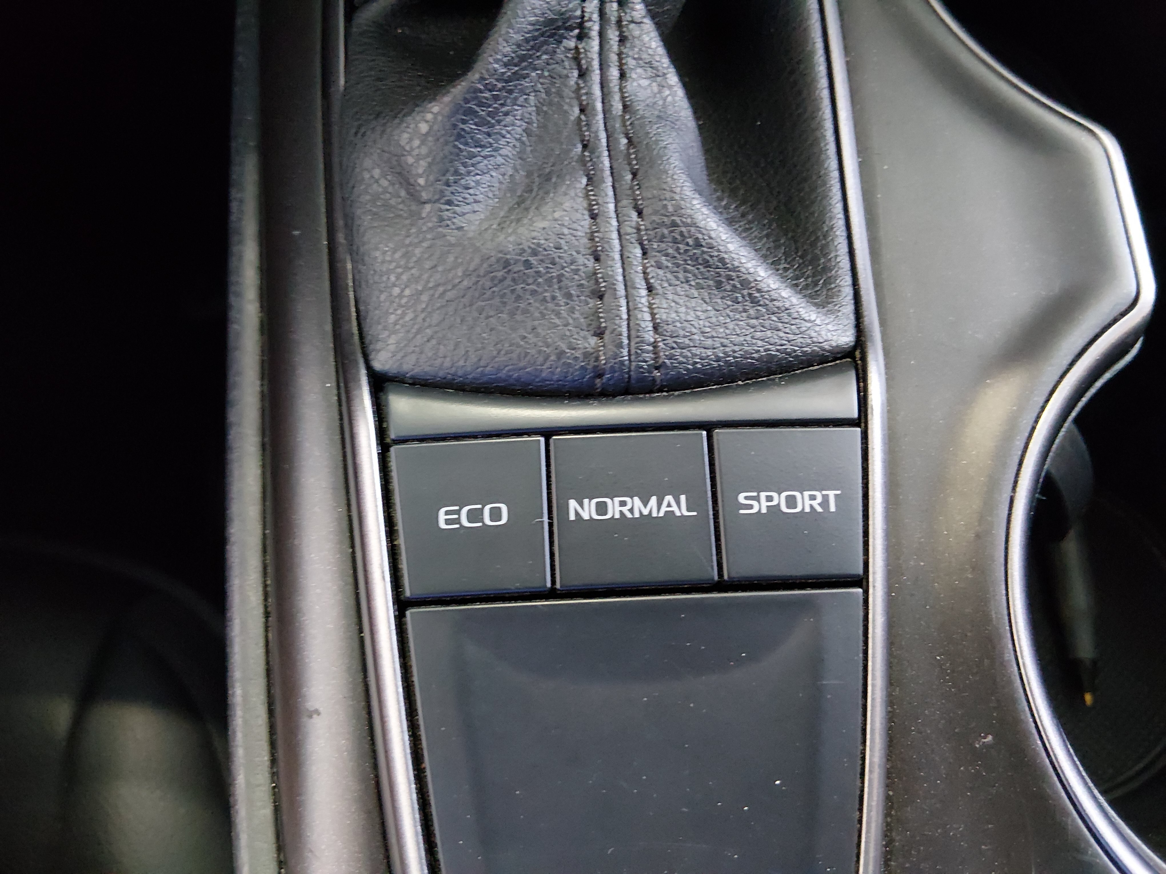 2024 Toyota Camry SE - Photo 17