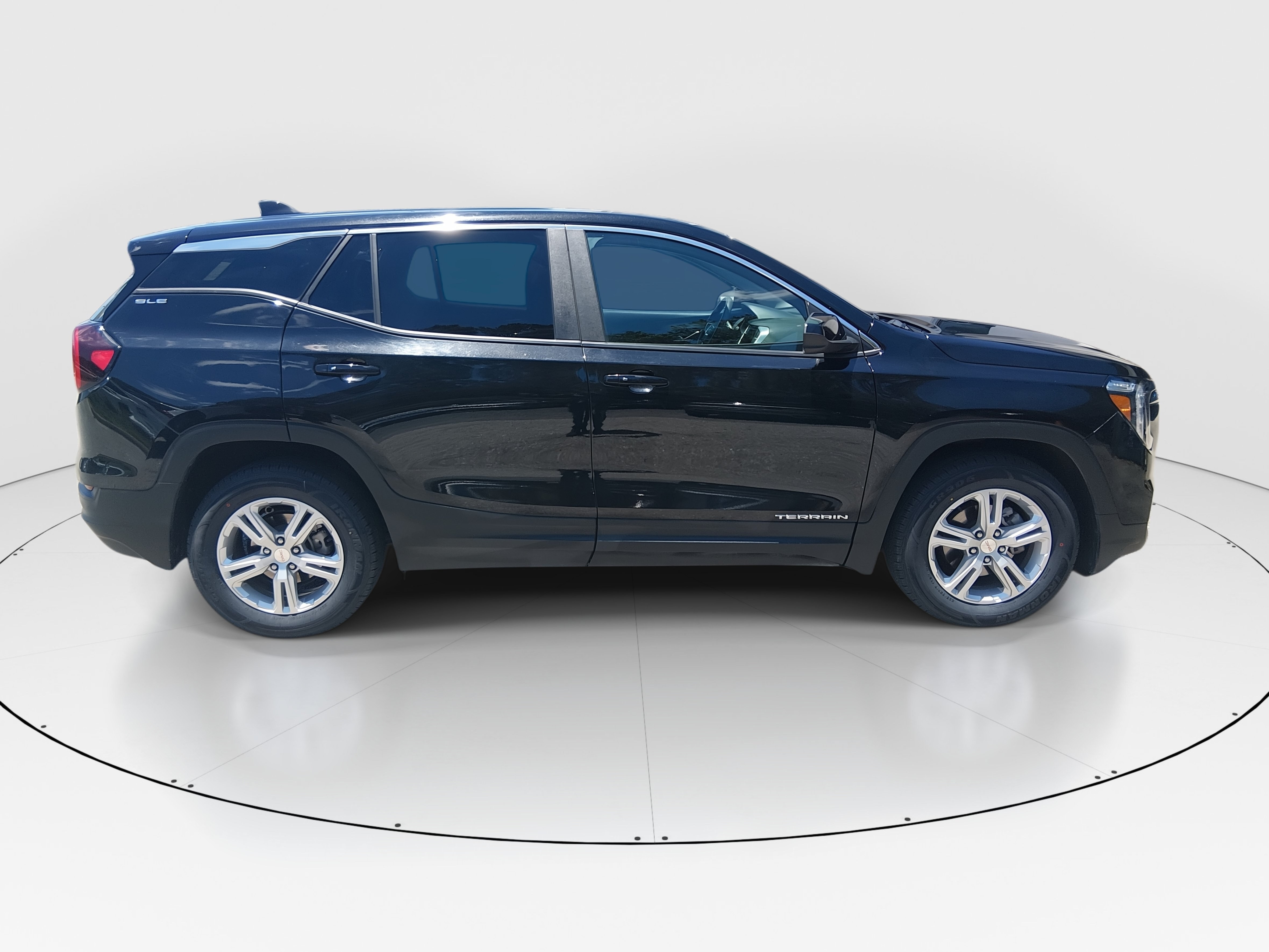 2024 GMC Terrain SLE - Photo 8