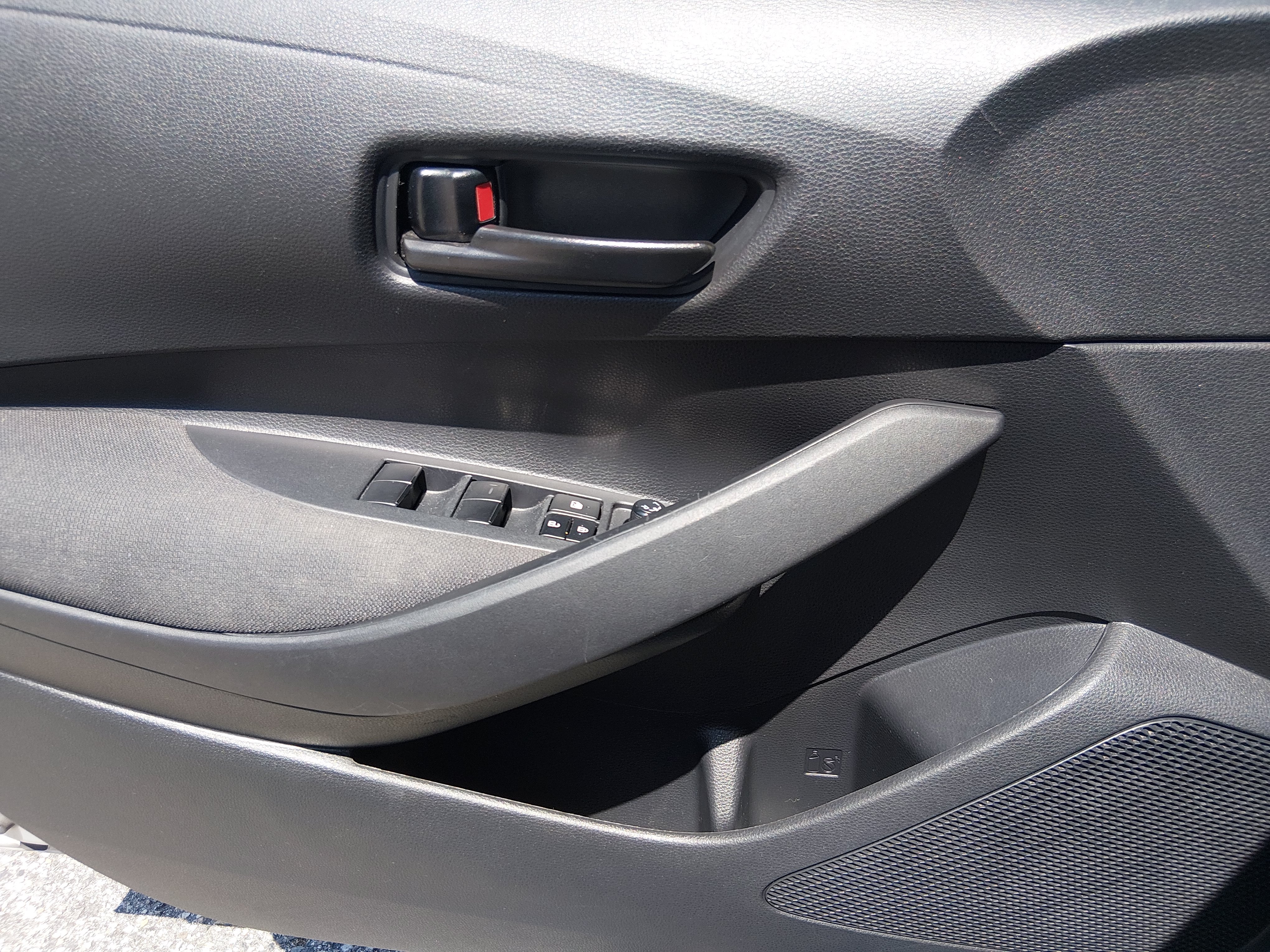2024 Toyota Corolla LE - Photo 18