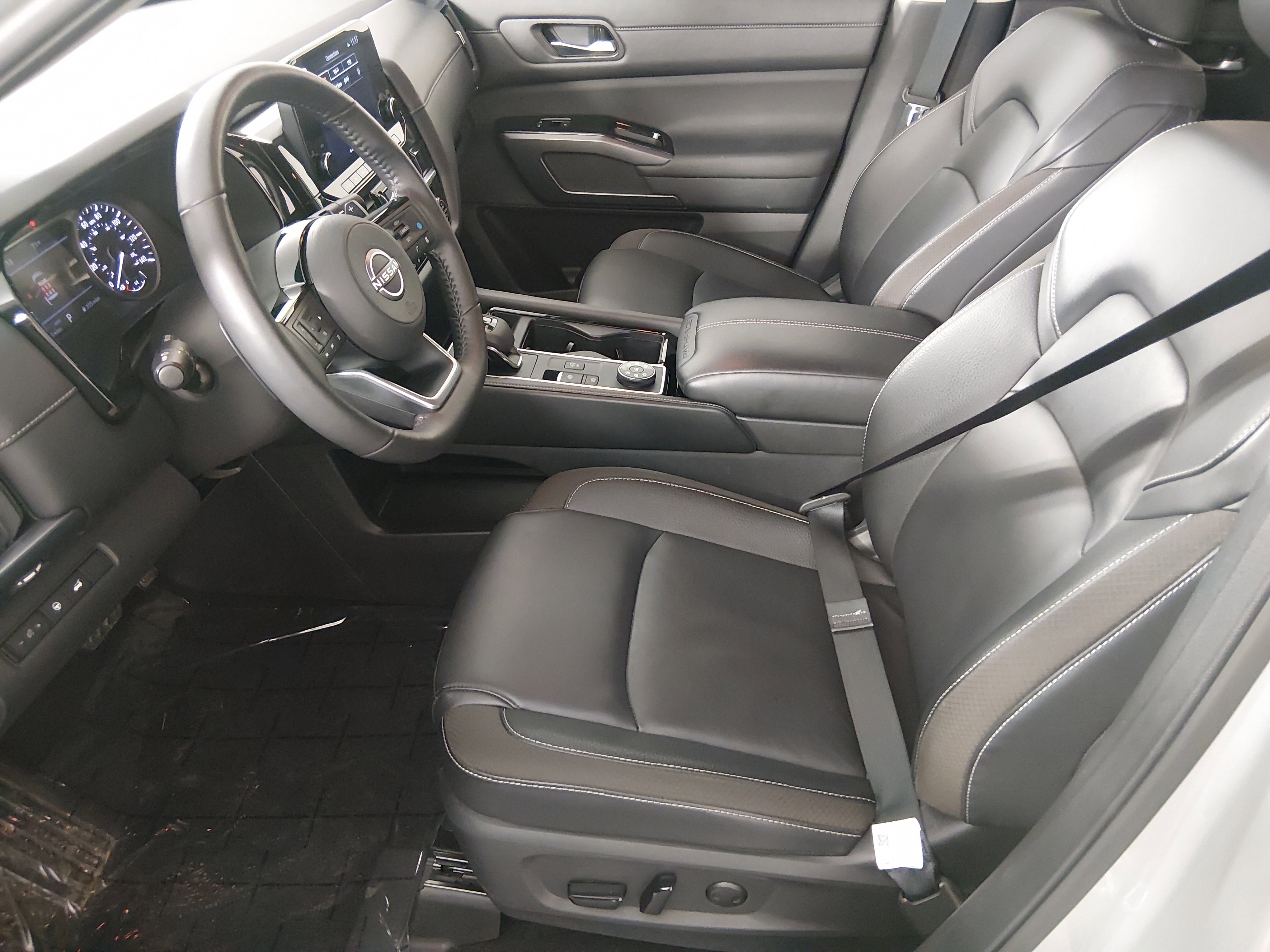 2025 Nissan Pathfinder SL - Photo 21