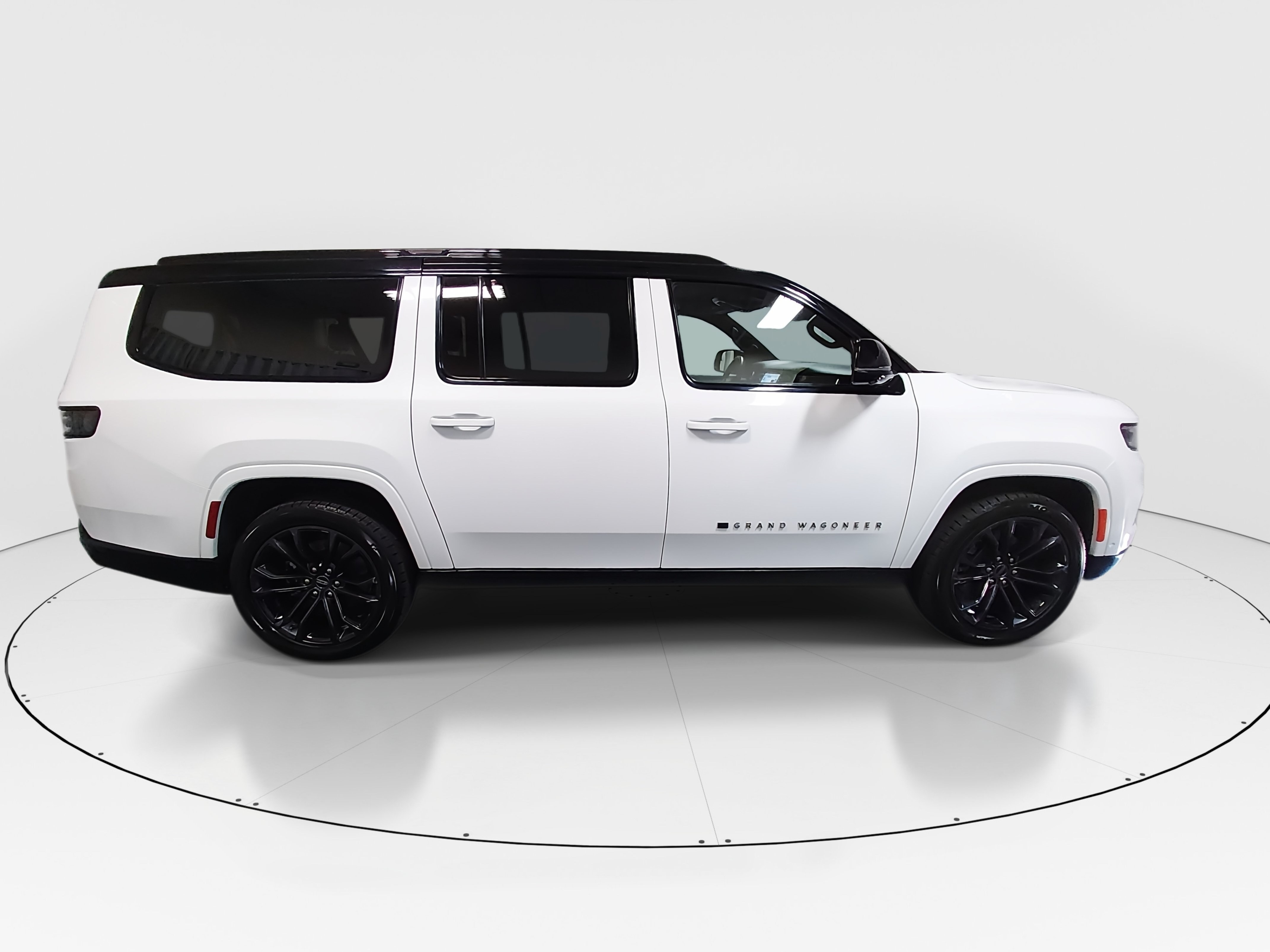 2024 Jeep Grand Wagoneer L Series II - Photo 8