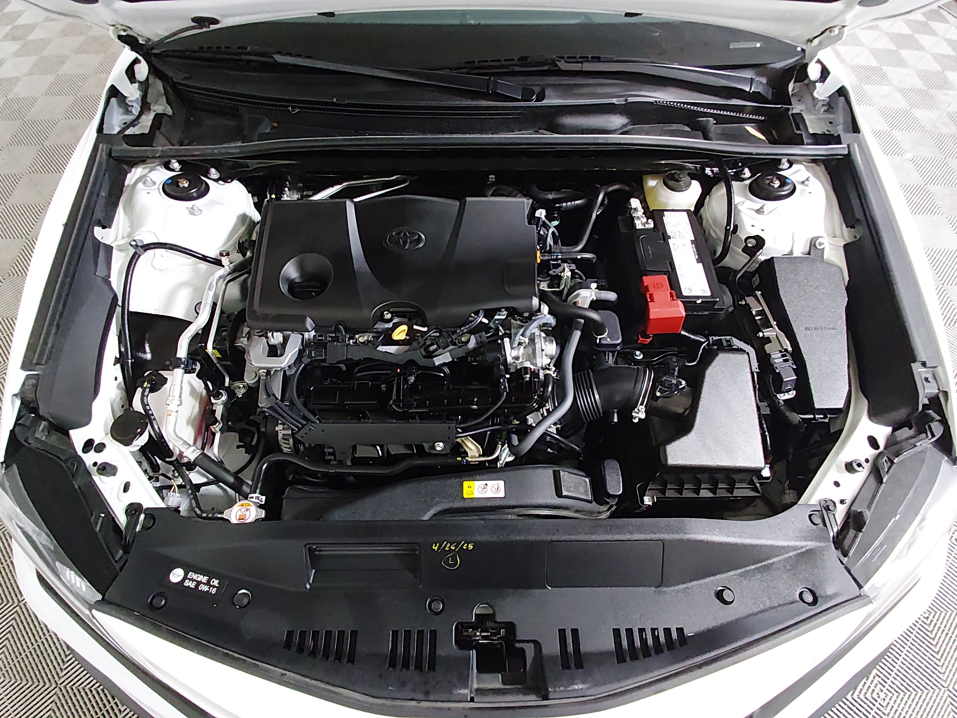 2024 Toyota Camry SE - Photo 9
