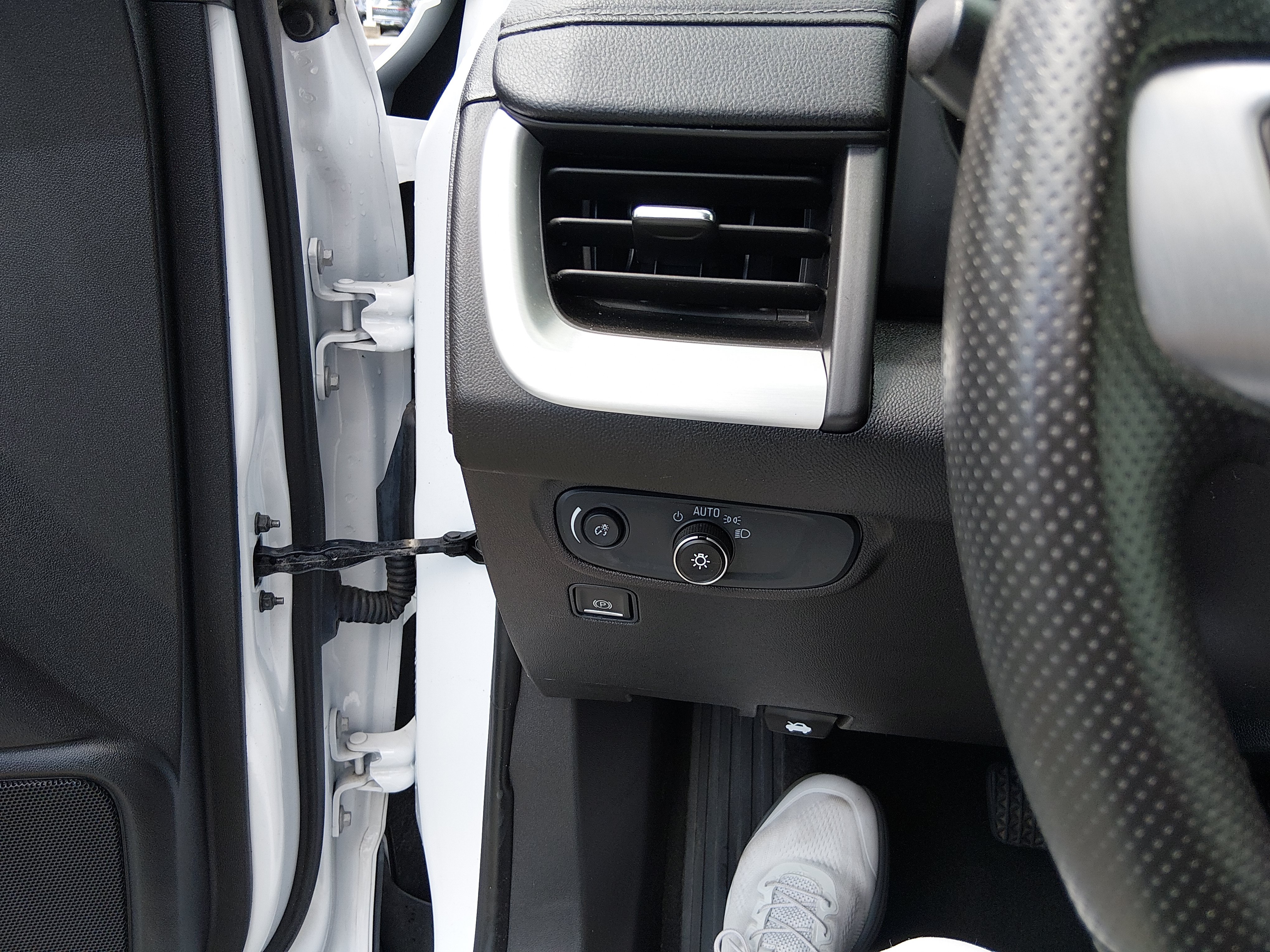 2024 GMC Terrain SLE - Photo 13