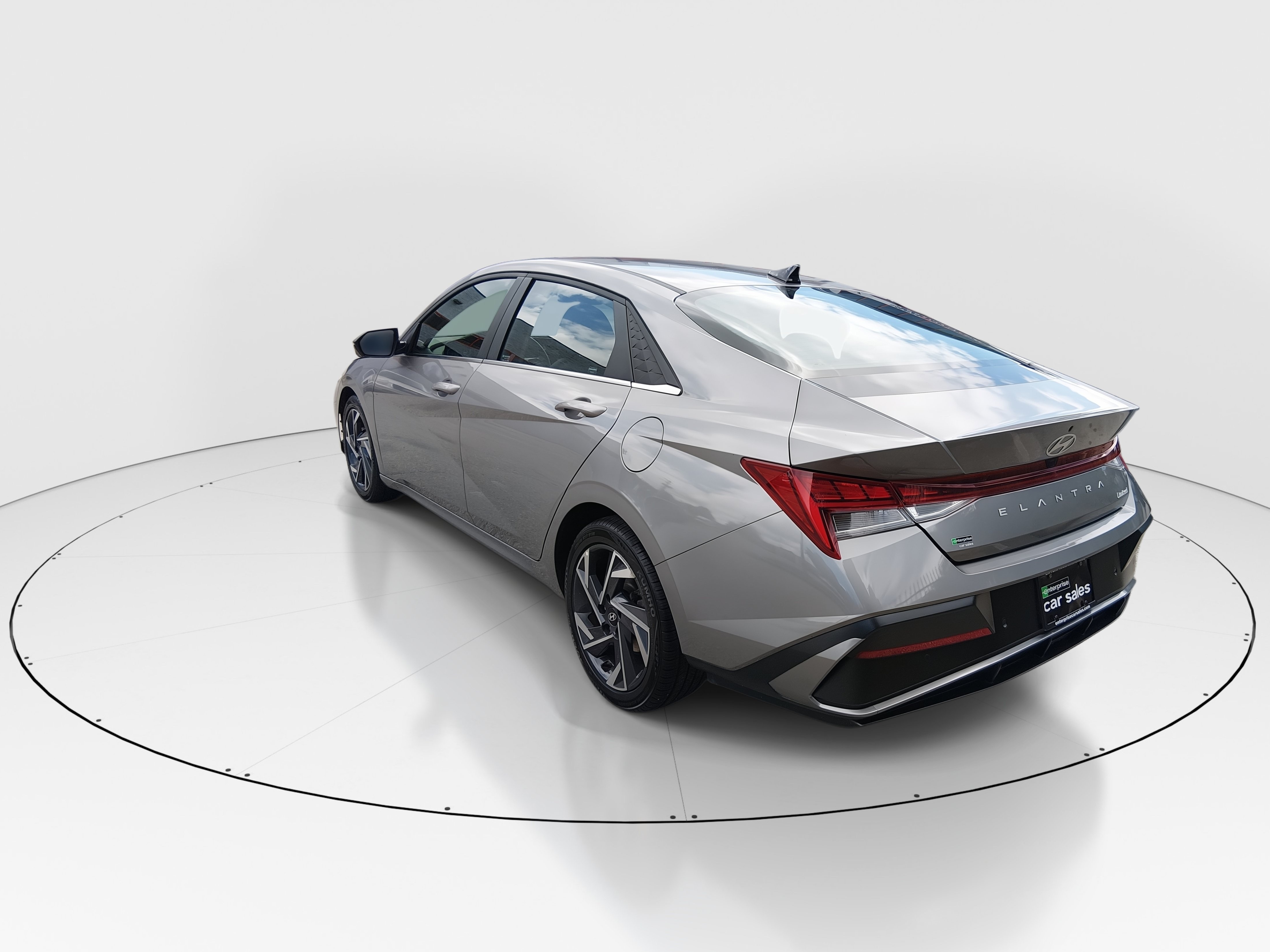 2024 Hyundai Elantra Limited - Photo 5