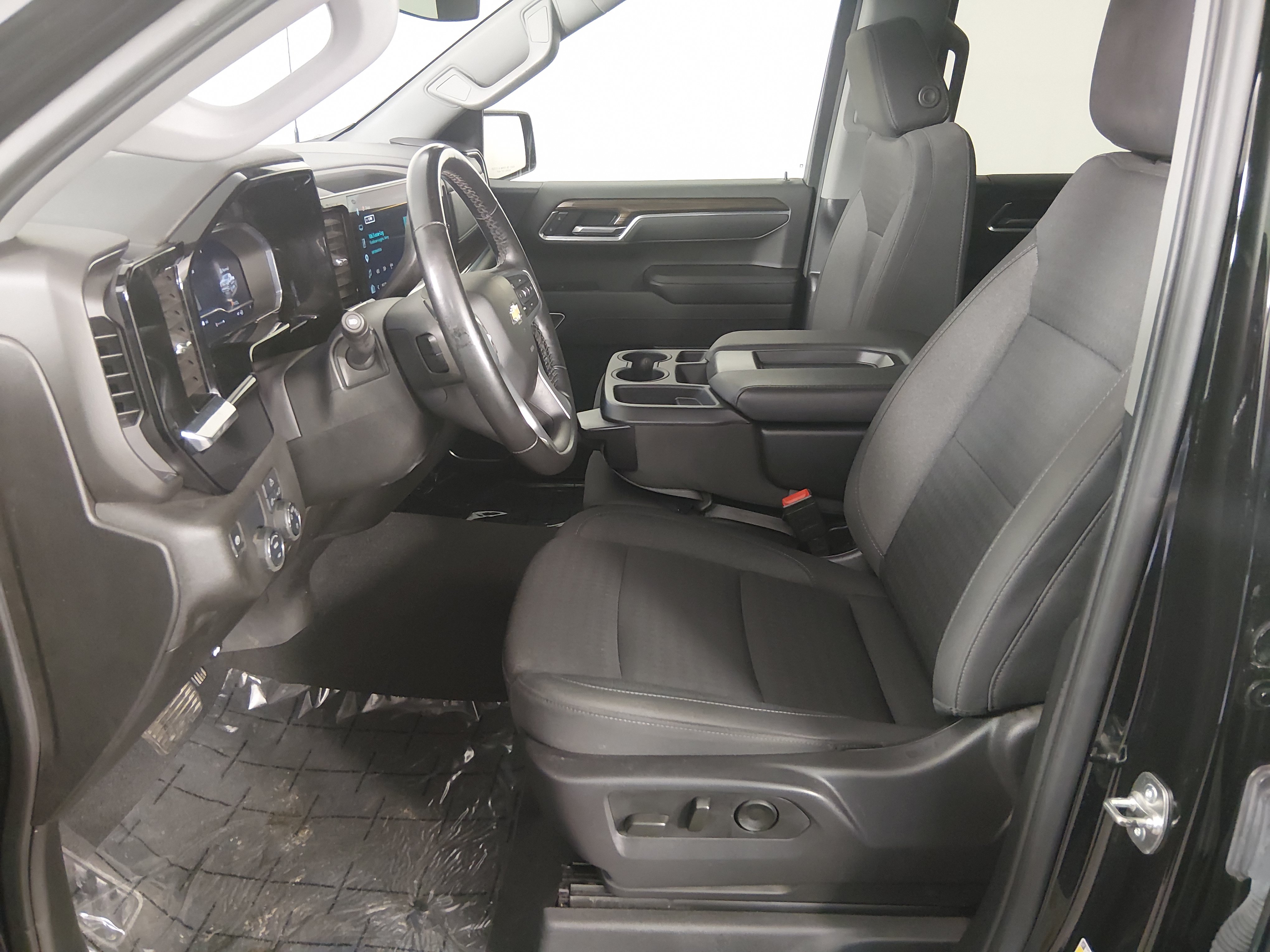 2025 Chevrolet Silverado 1500 LT - Photo 21