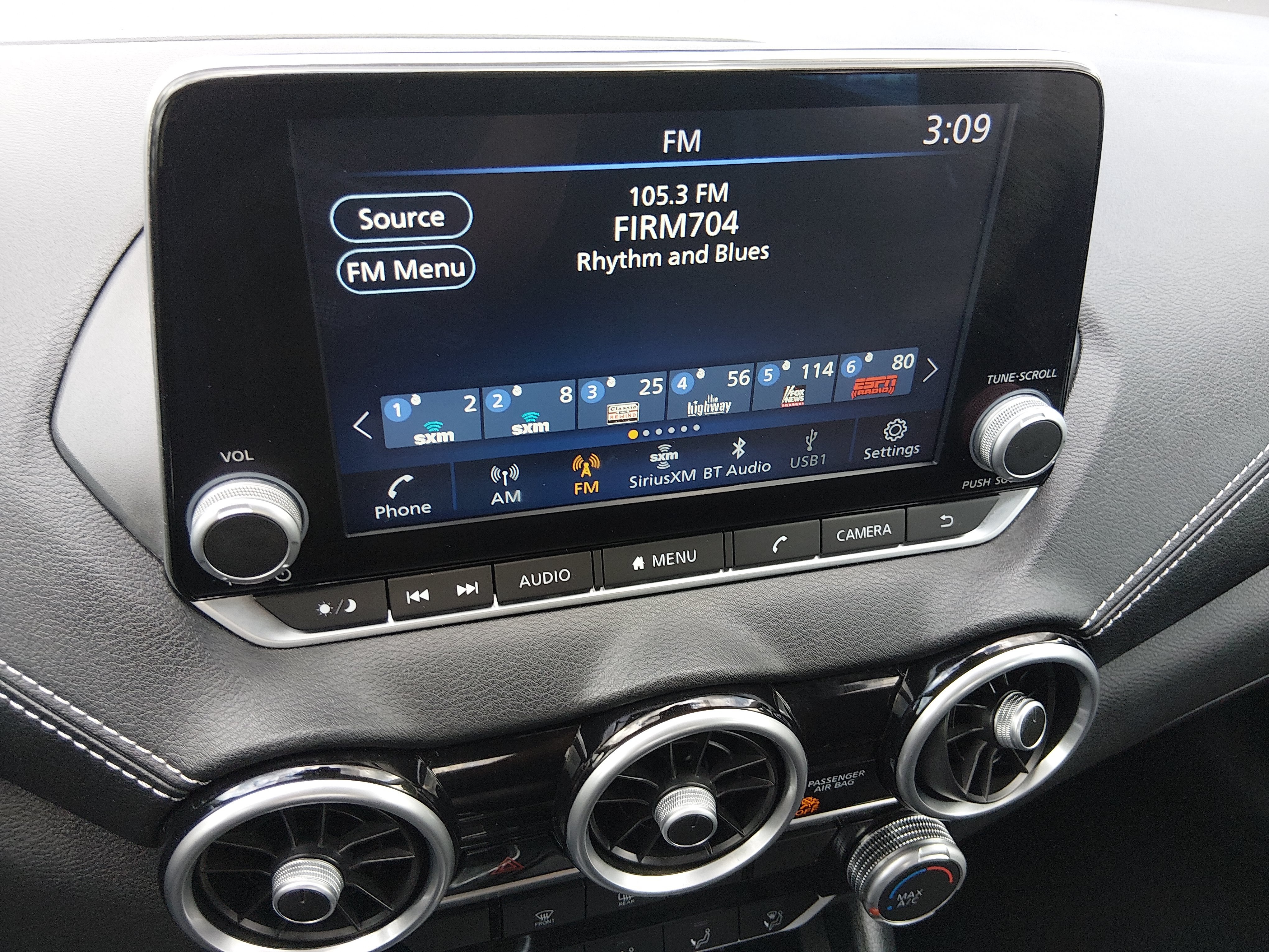 2024 Nissan Sentra SV - Photo 17