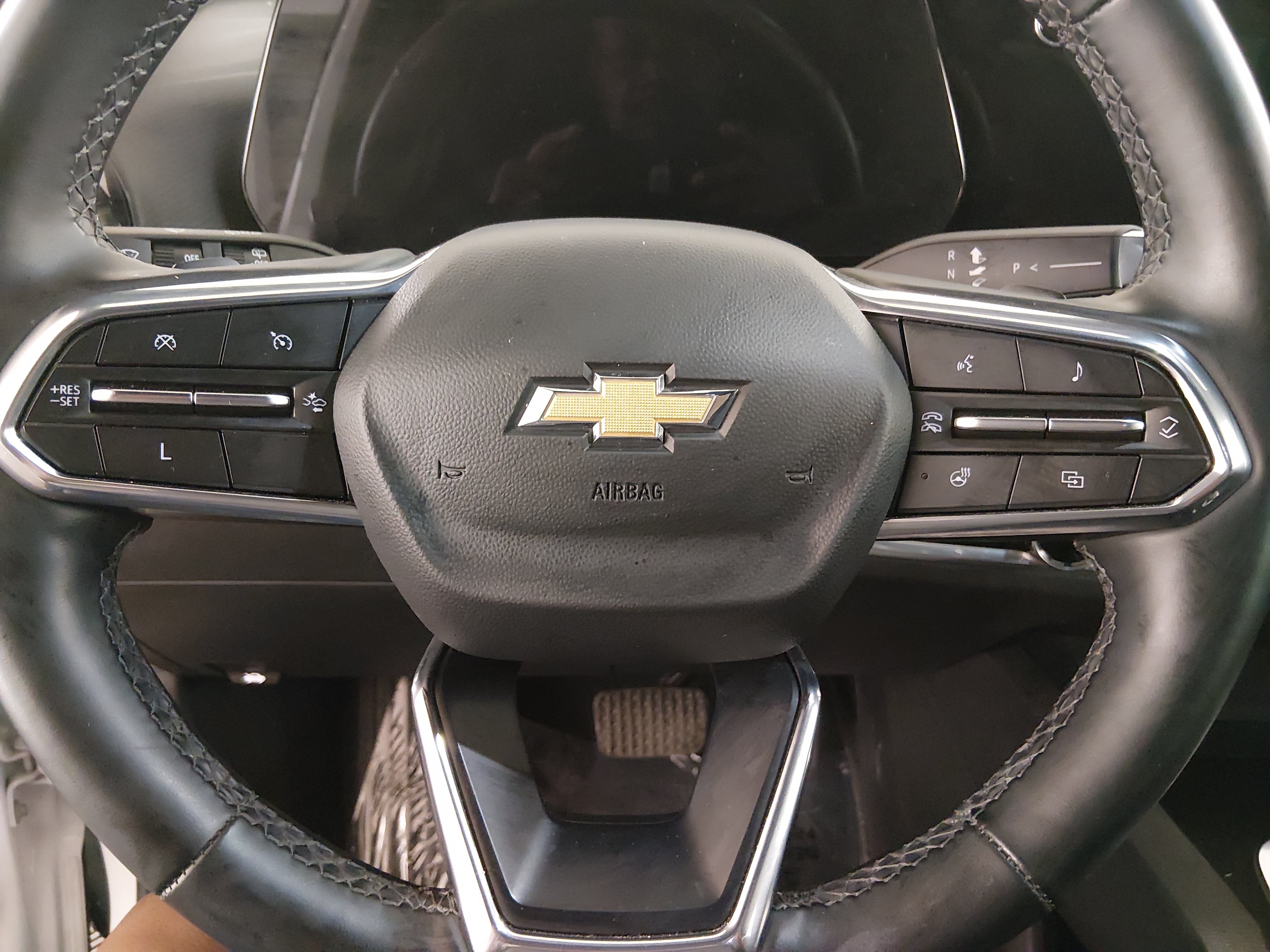 2025 Chevrolet Equinox LT - Photo 12