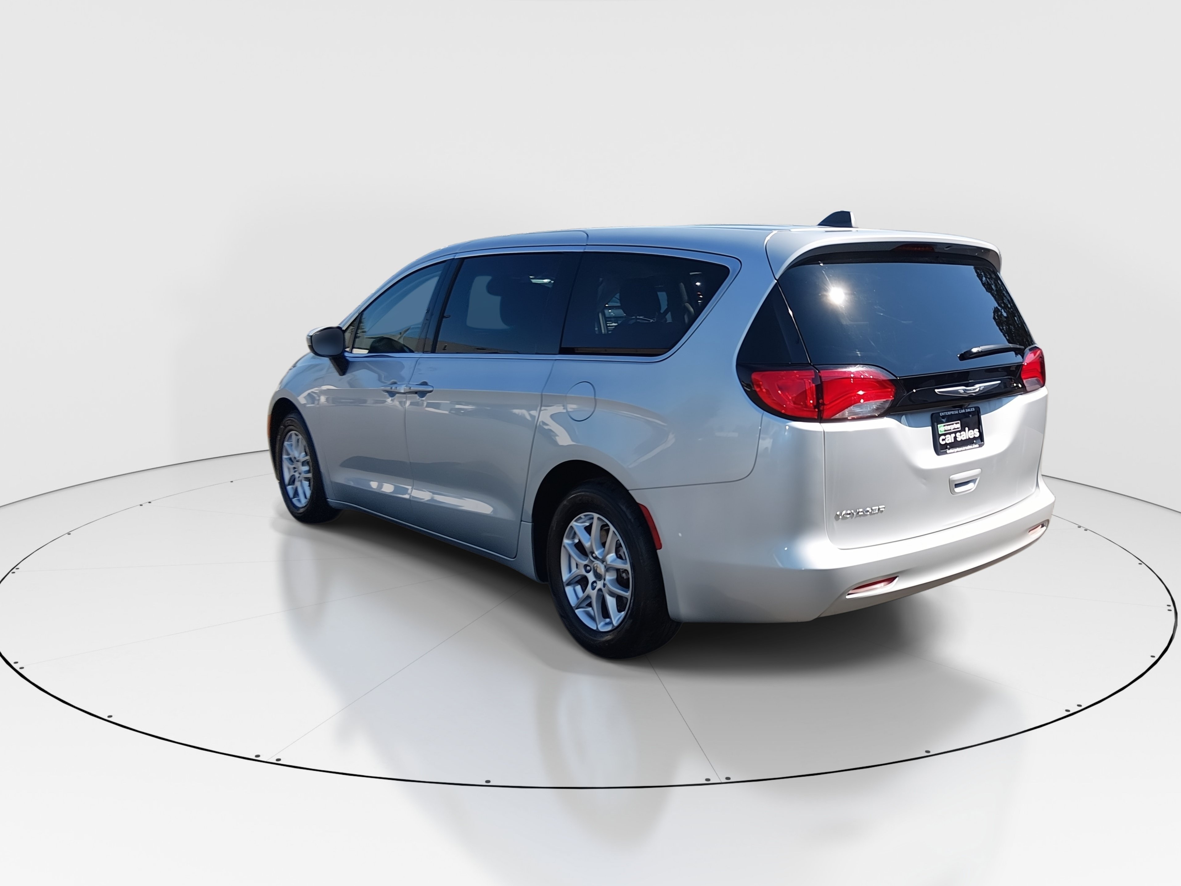 2023 Chrysler Voyager LX - Photo 7
