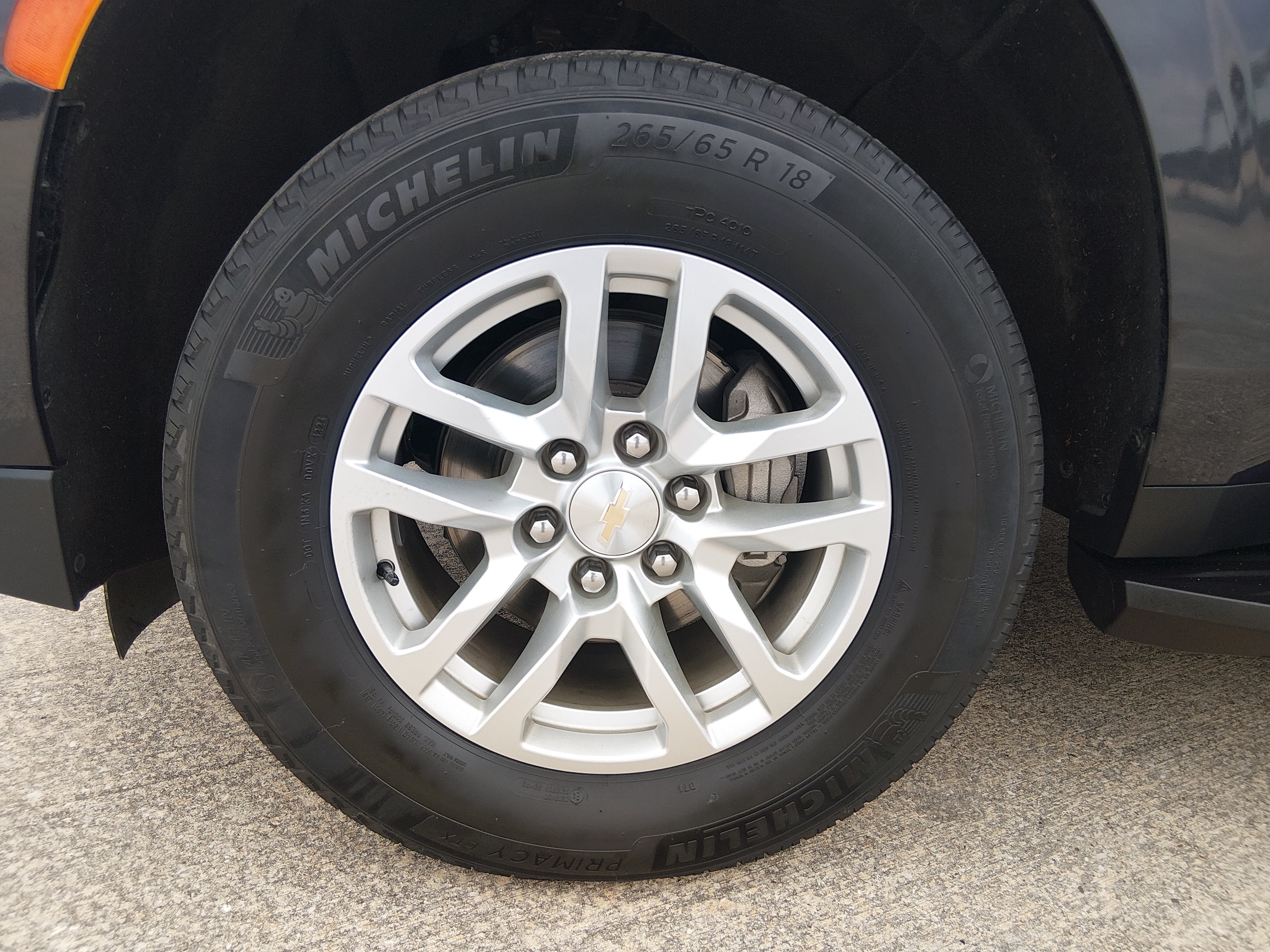 2024 Chevrolet Suburban LT - Photo 10