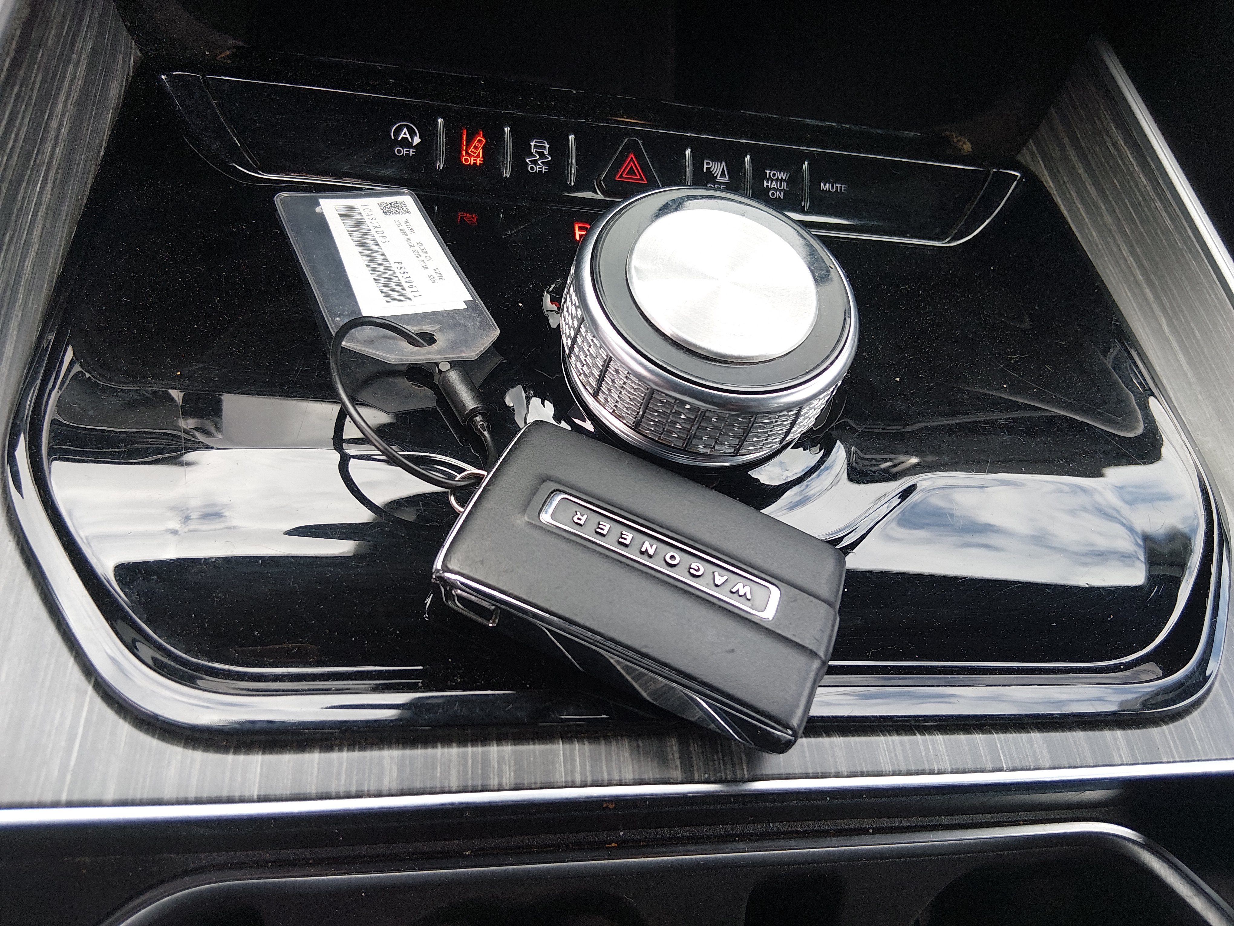 2023 Jeep Wagoneer L Series III - Photo 15