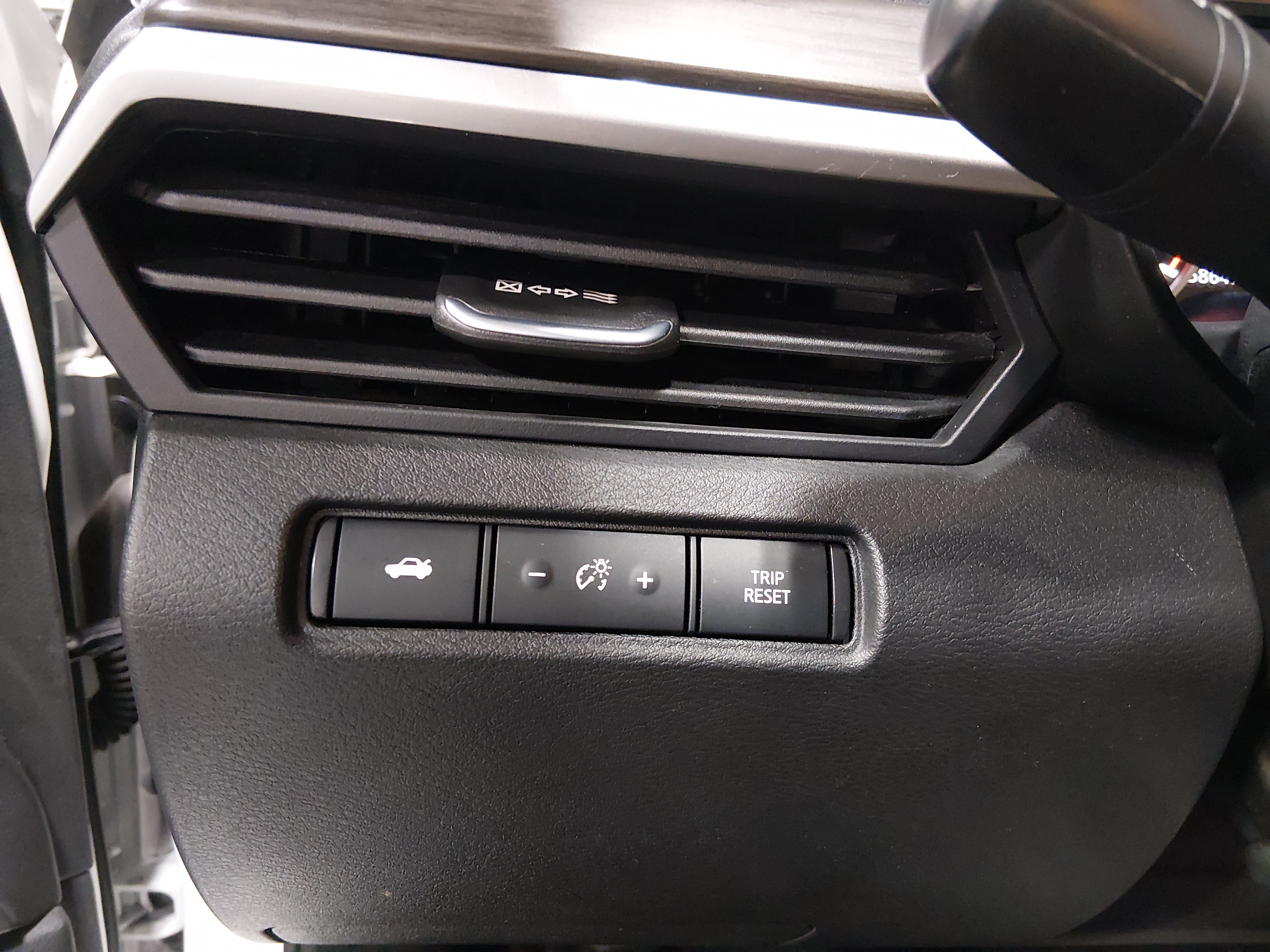 2025 Nissan Altima SV - Photo 13