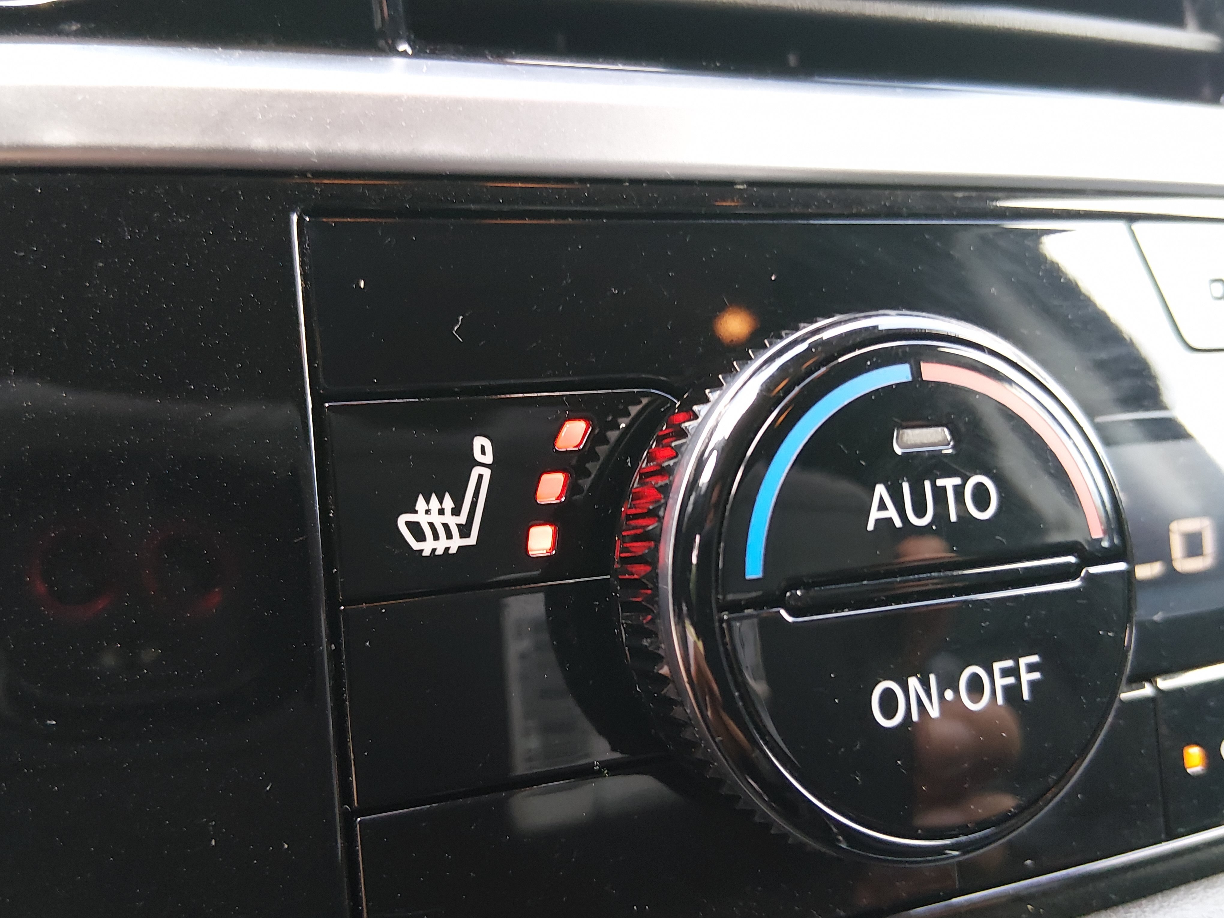 2024 Nissan Pathfinder SV - Photo 18