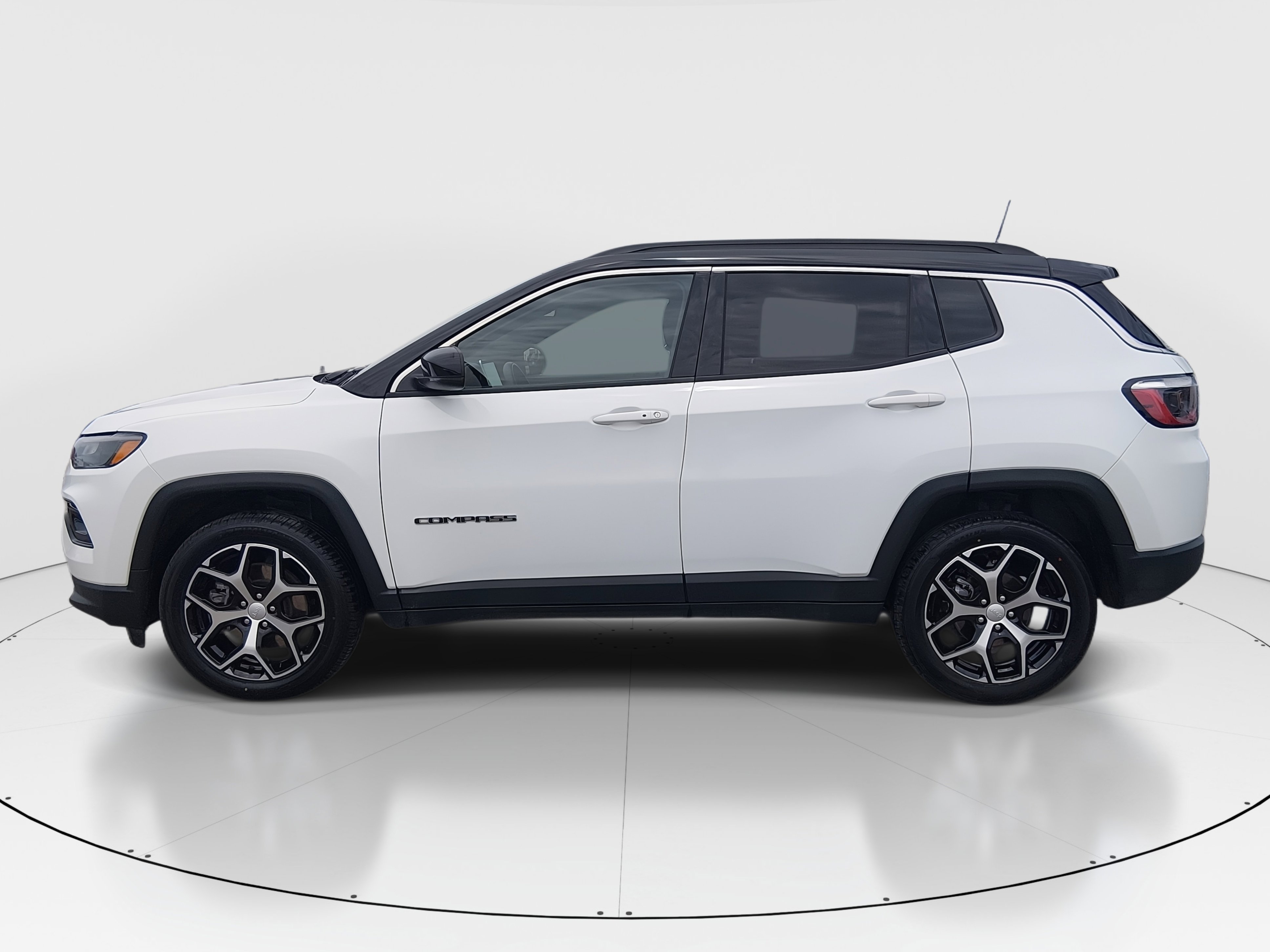 2024 Jeep Compass Limited - Photo 4
