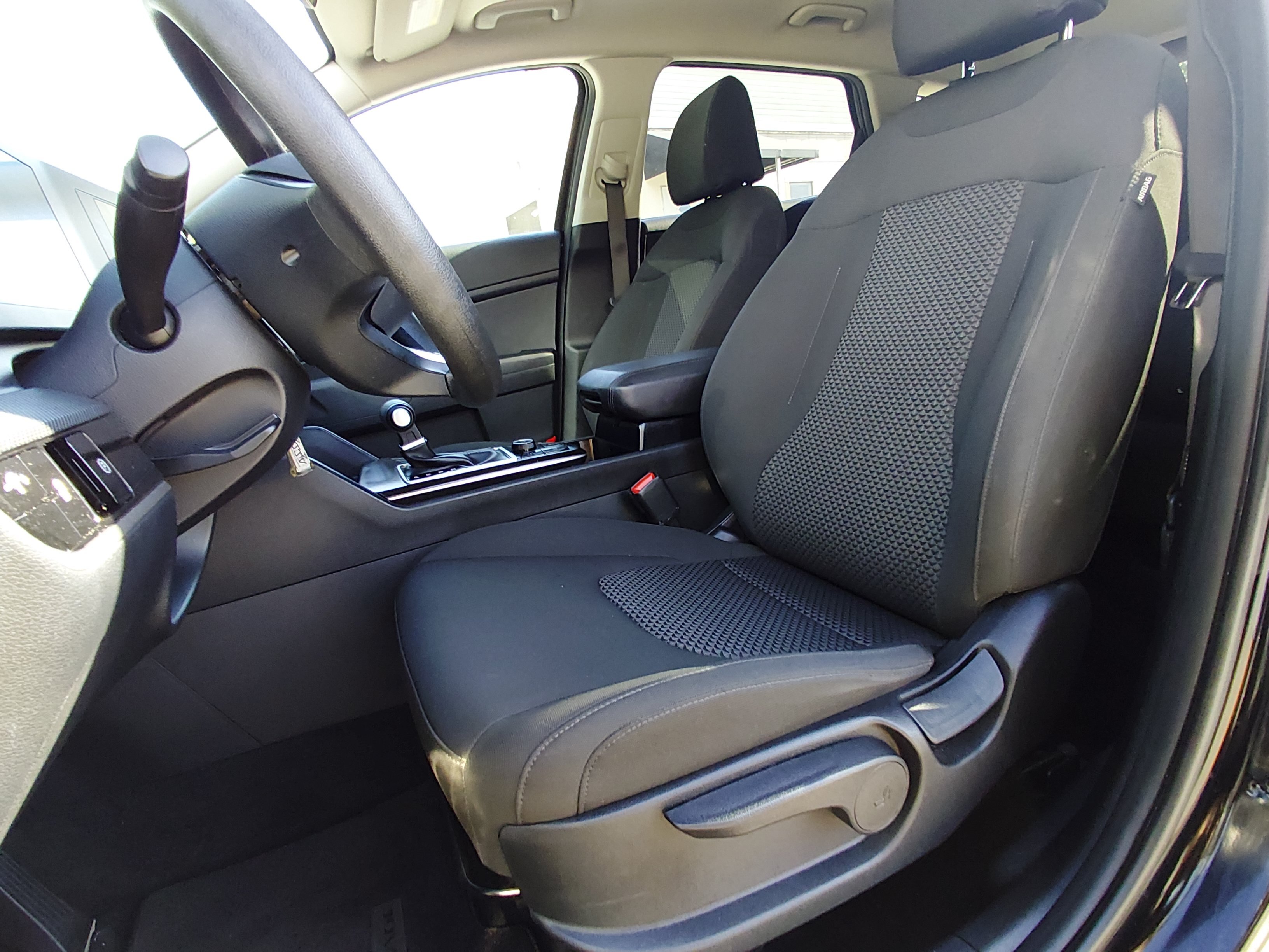 2025 Kia Sportage LX - Photo 17