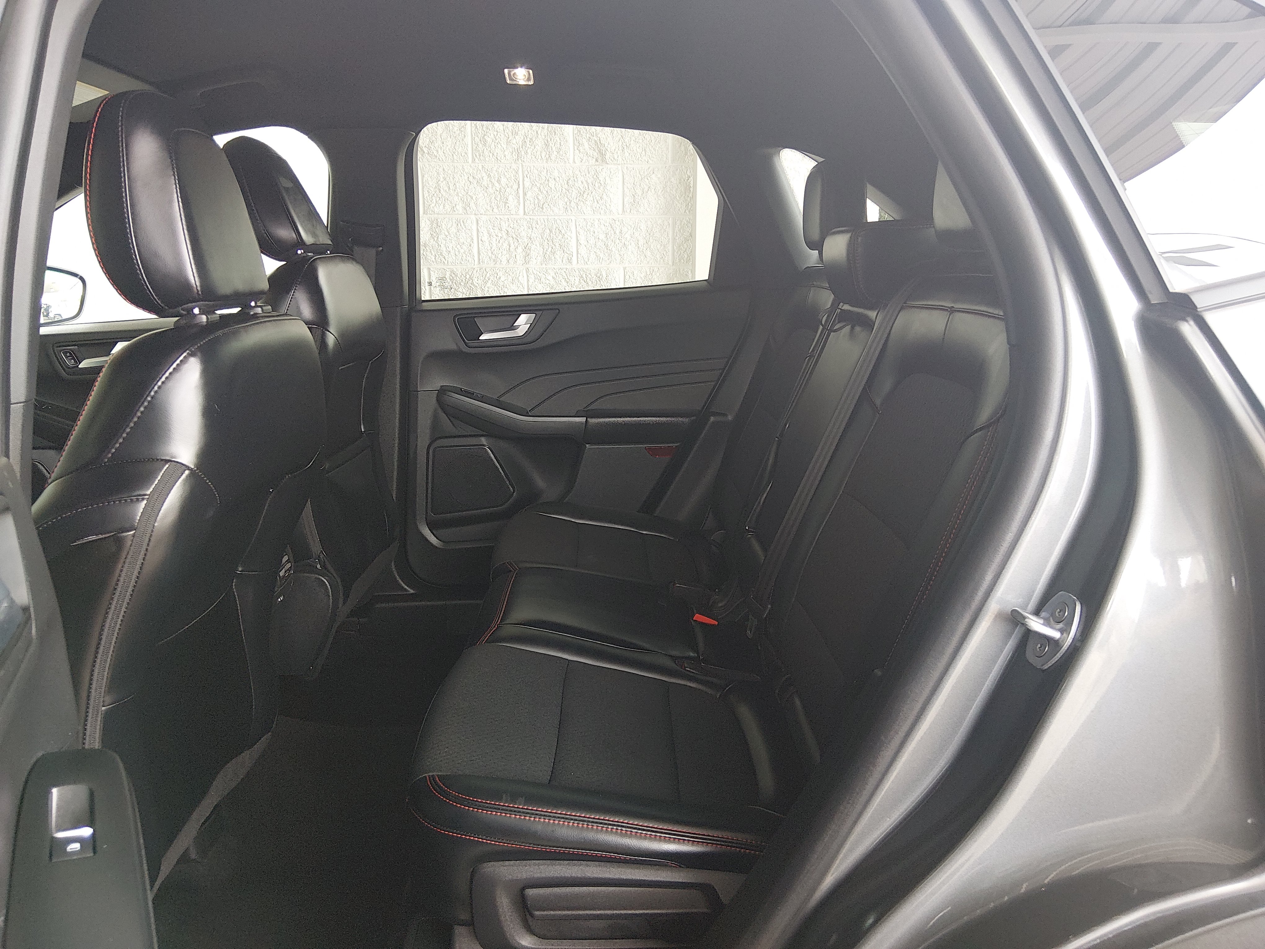 2025 Ford Escape ST-Line - Photo 14