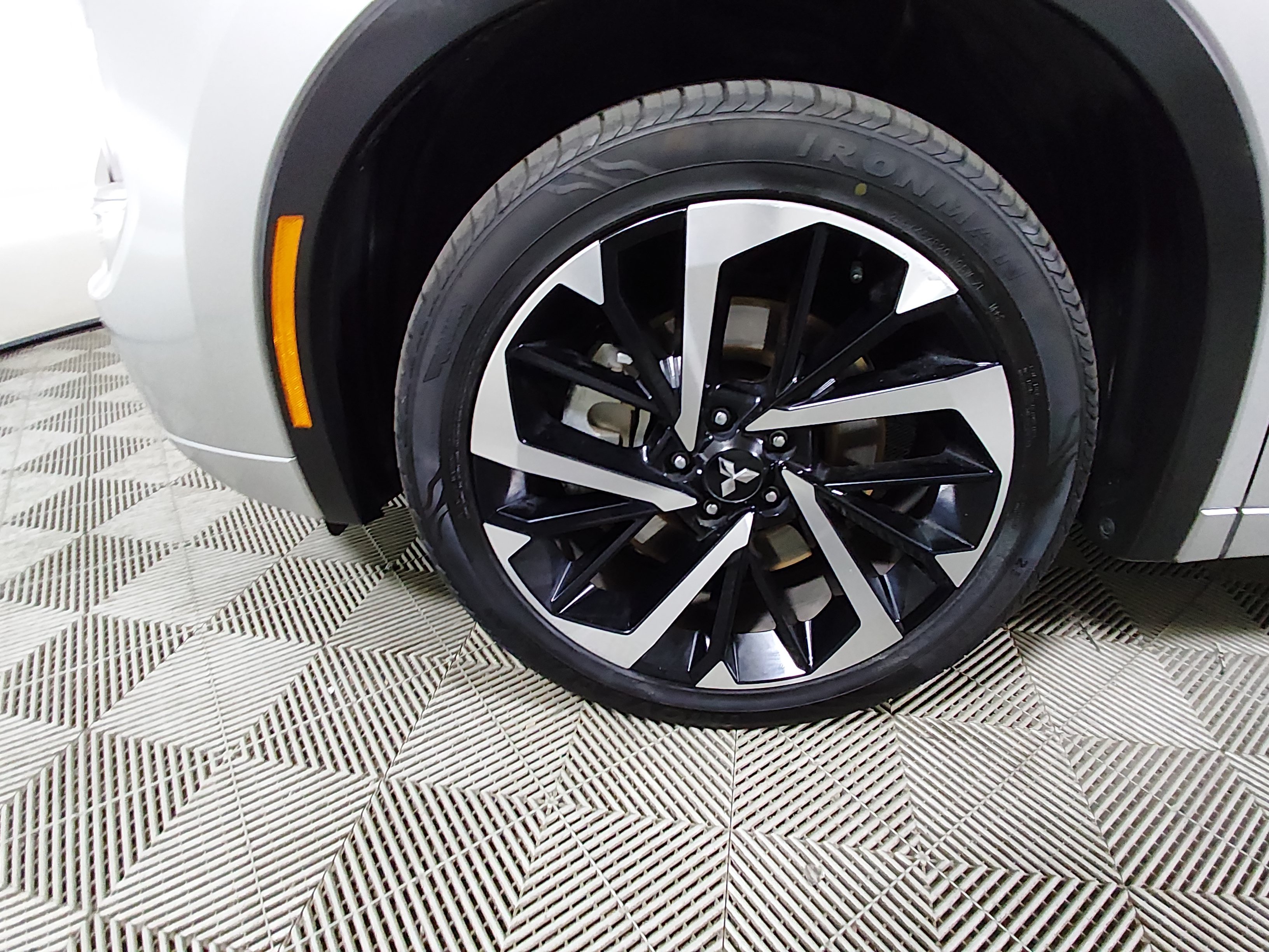 2024 Mitsubishi Outlander Plug-in Hybrid SEL - Photo 10
