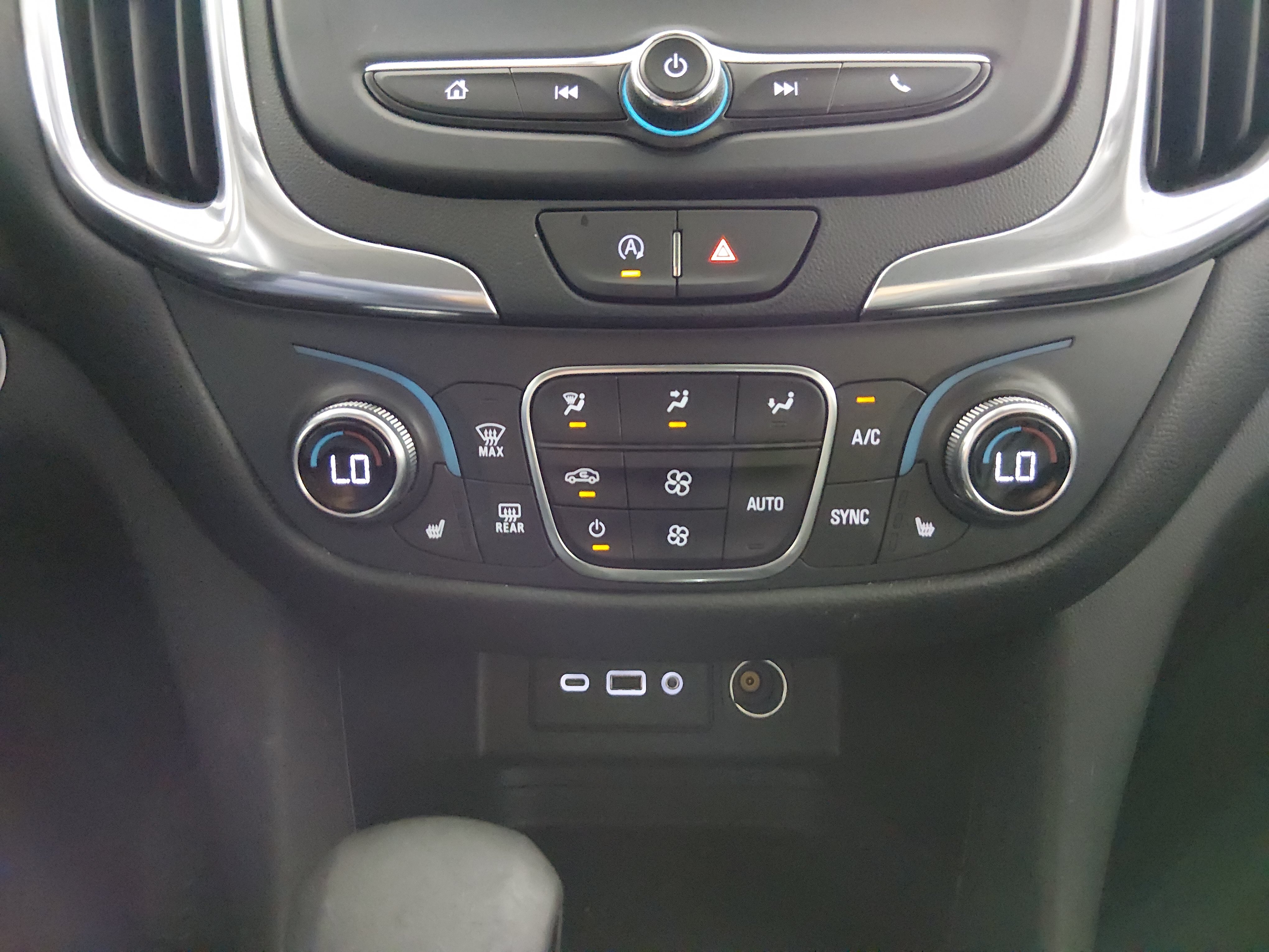 2024 Chevrolet Equinox LT - Photo 18