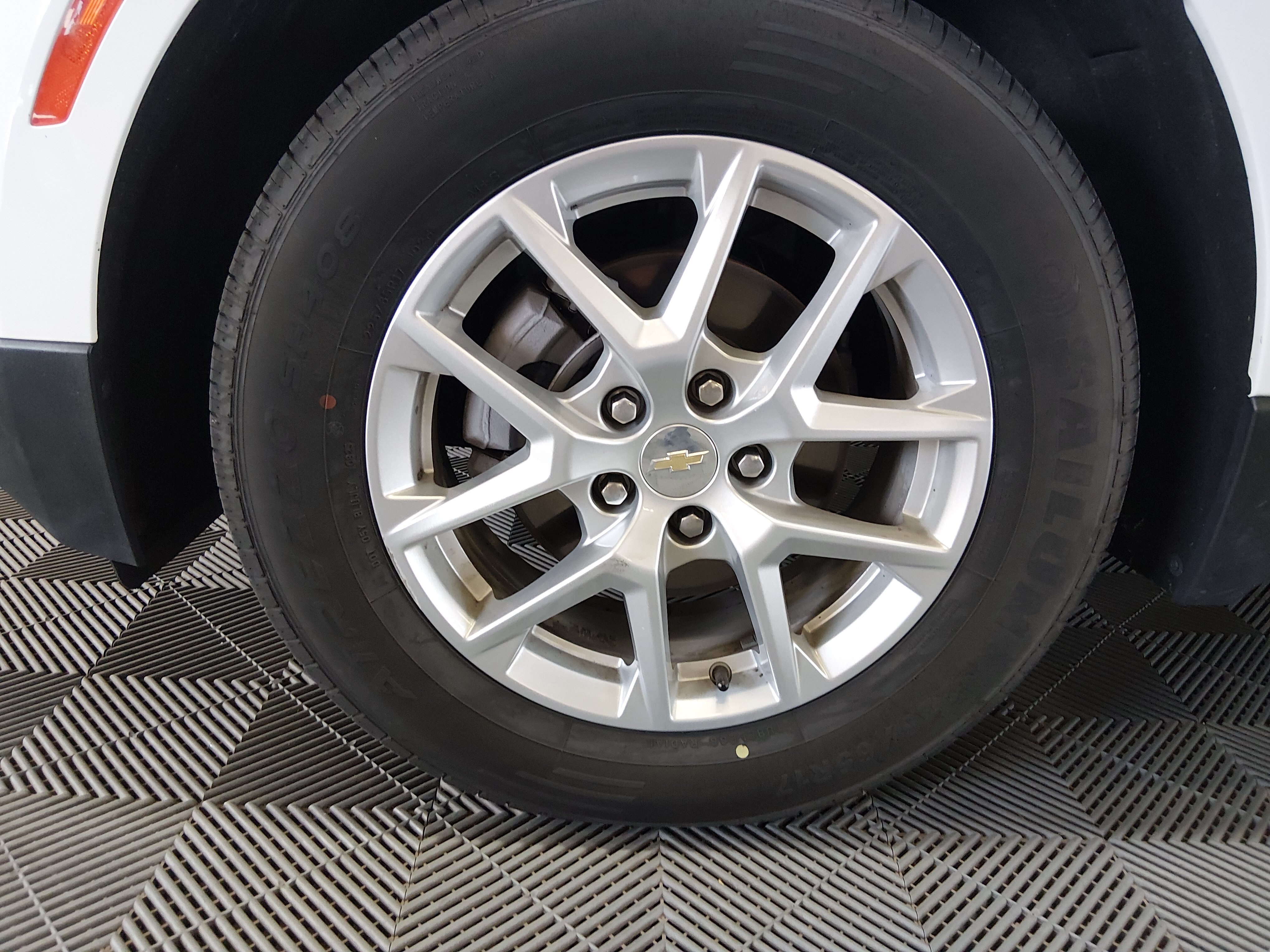 2024 Chevrolet Equinox LT - Photo 10