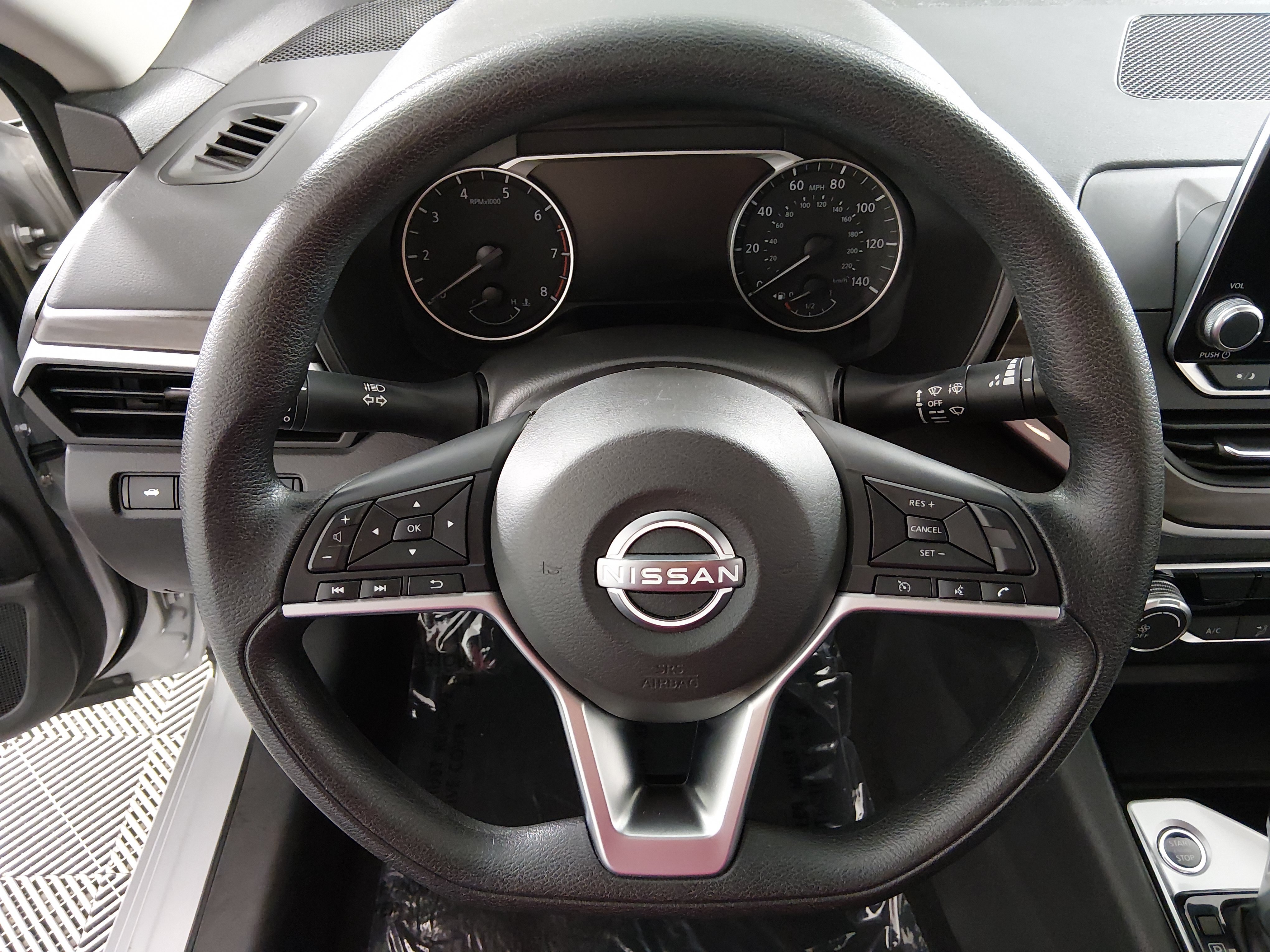 2024 Nissan Altima SV - Photo 12