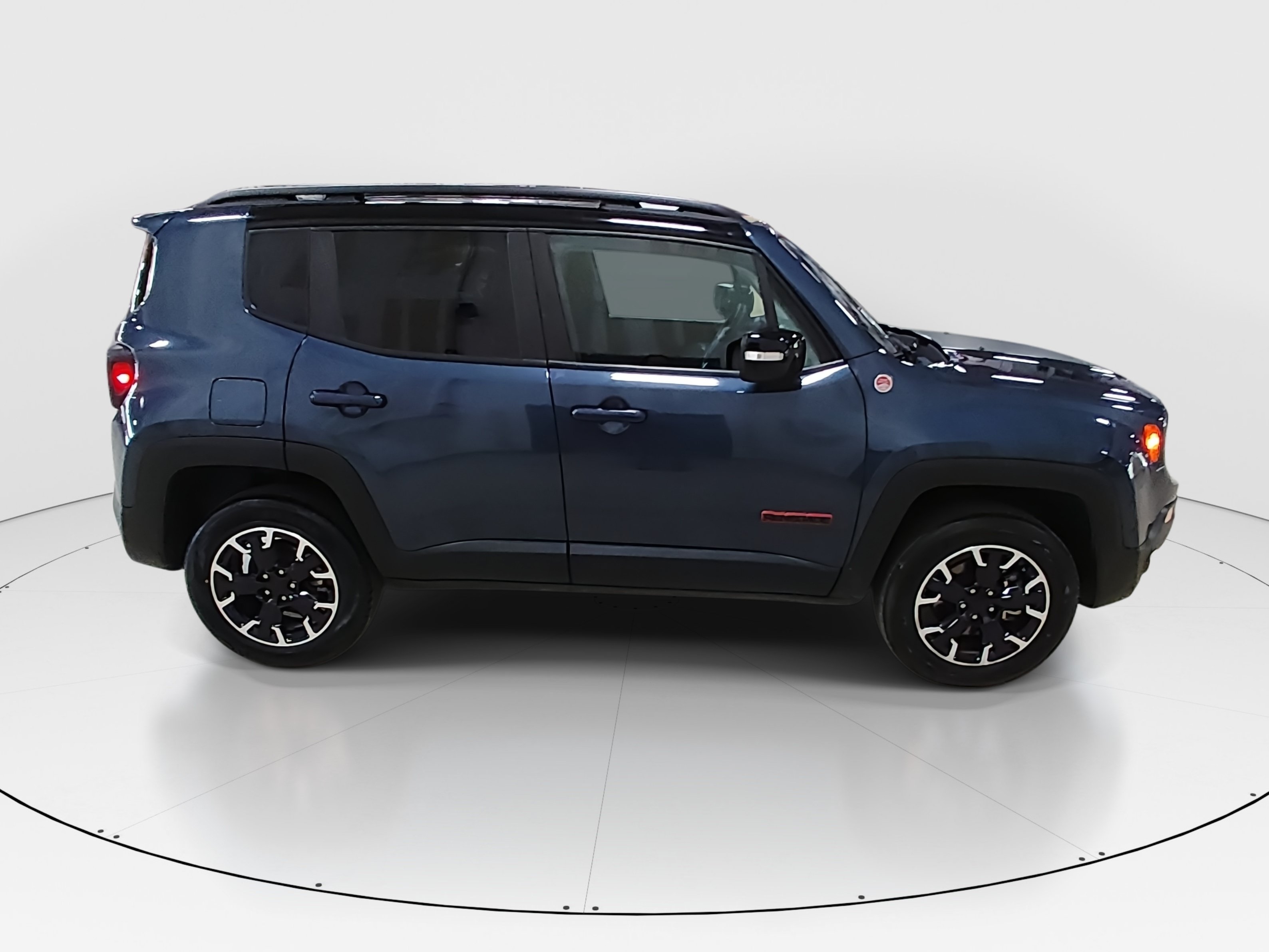 2023 Jeep Renegade Trailhawk - Photo 8