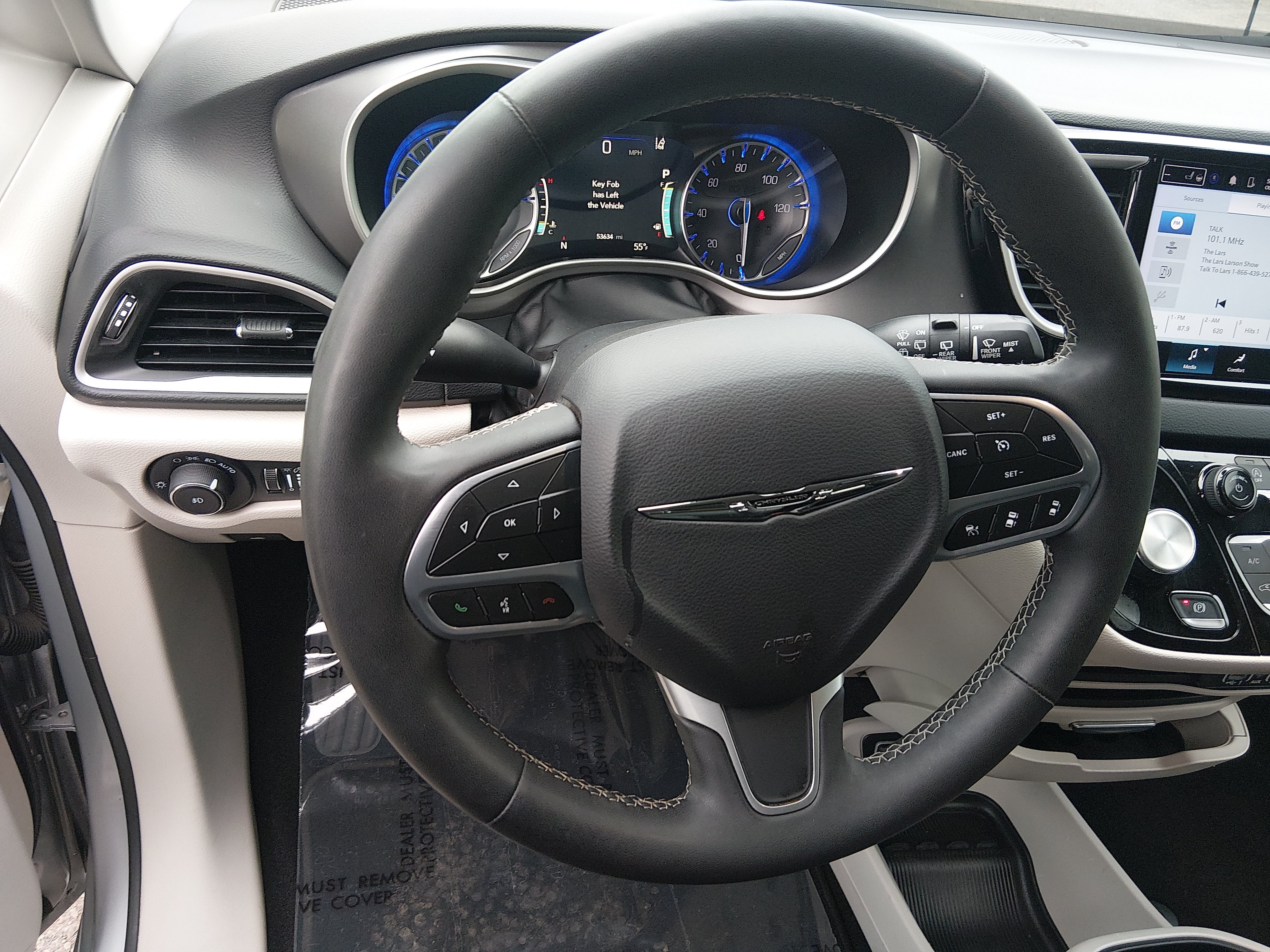 2023 Chrysler Pacifica Touring L - Photo 12