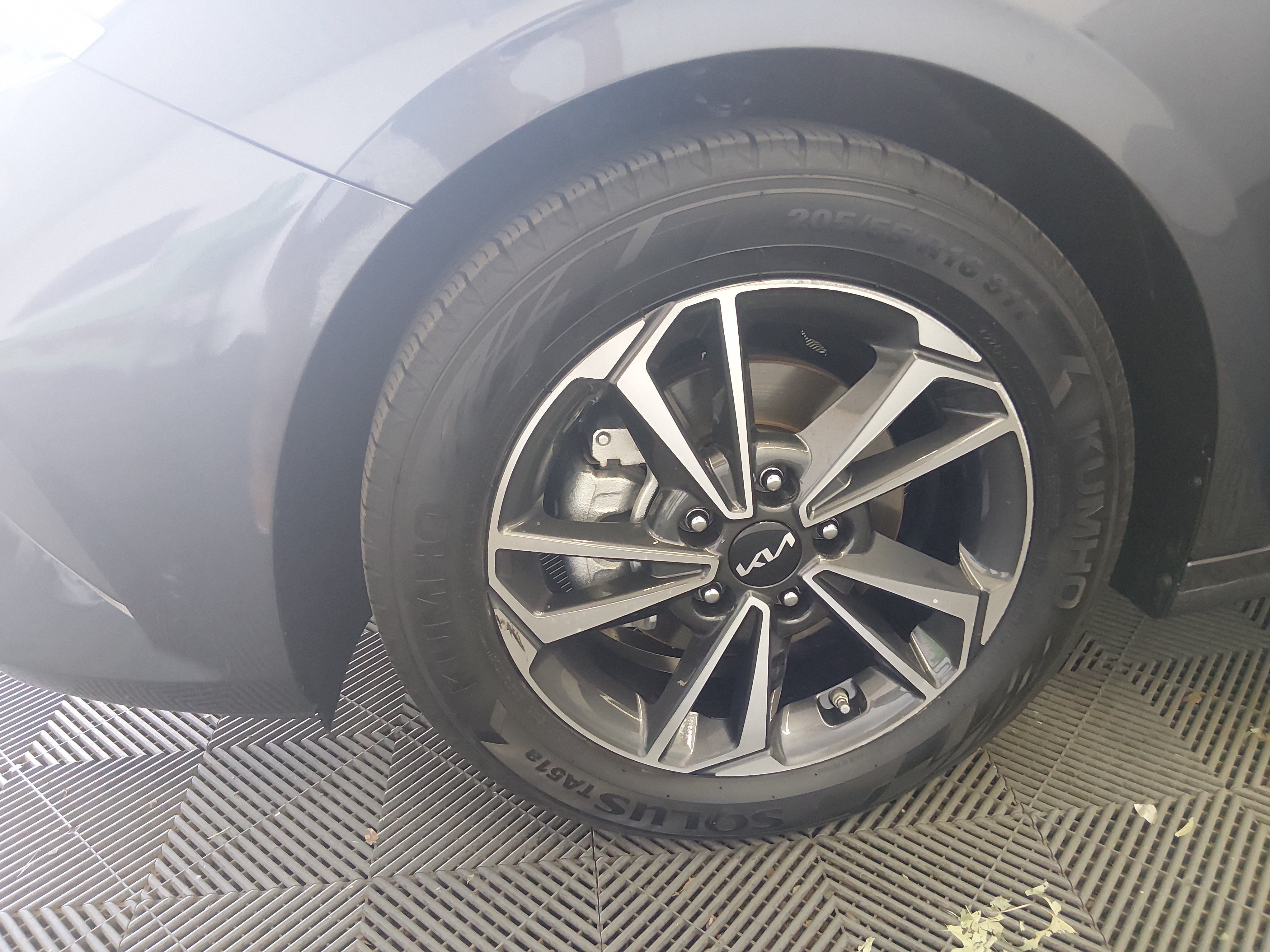 2024 Kia Forte LXS - Photo 10