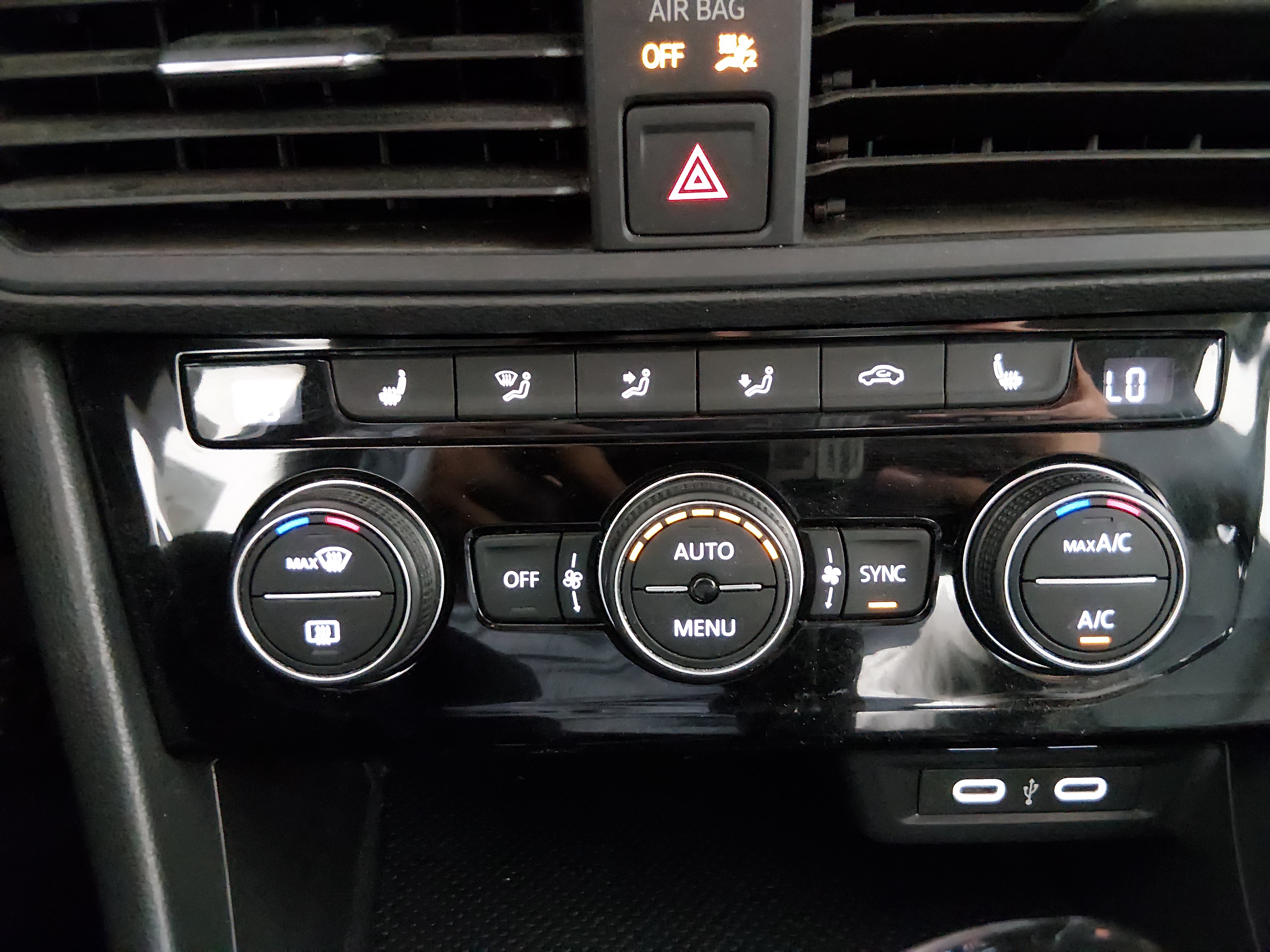 2024 Volkswagen Jetta SE - Photo 18