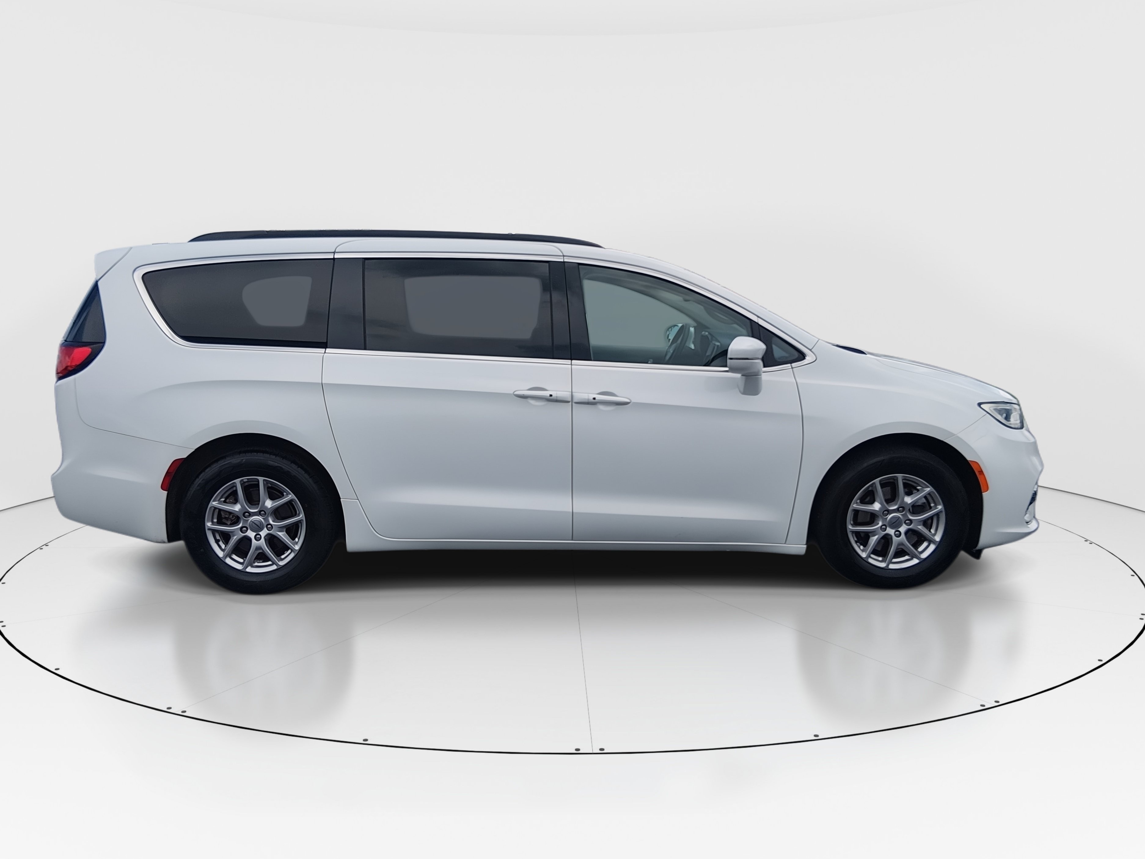 2022 Chrysler Pacifica Touring L - Photo 8
