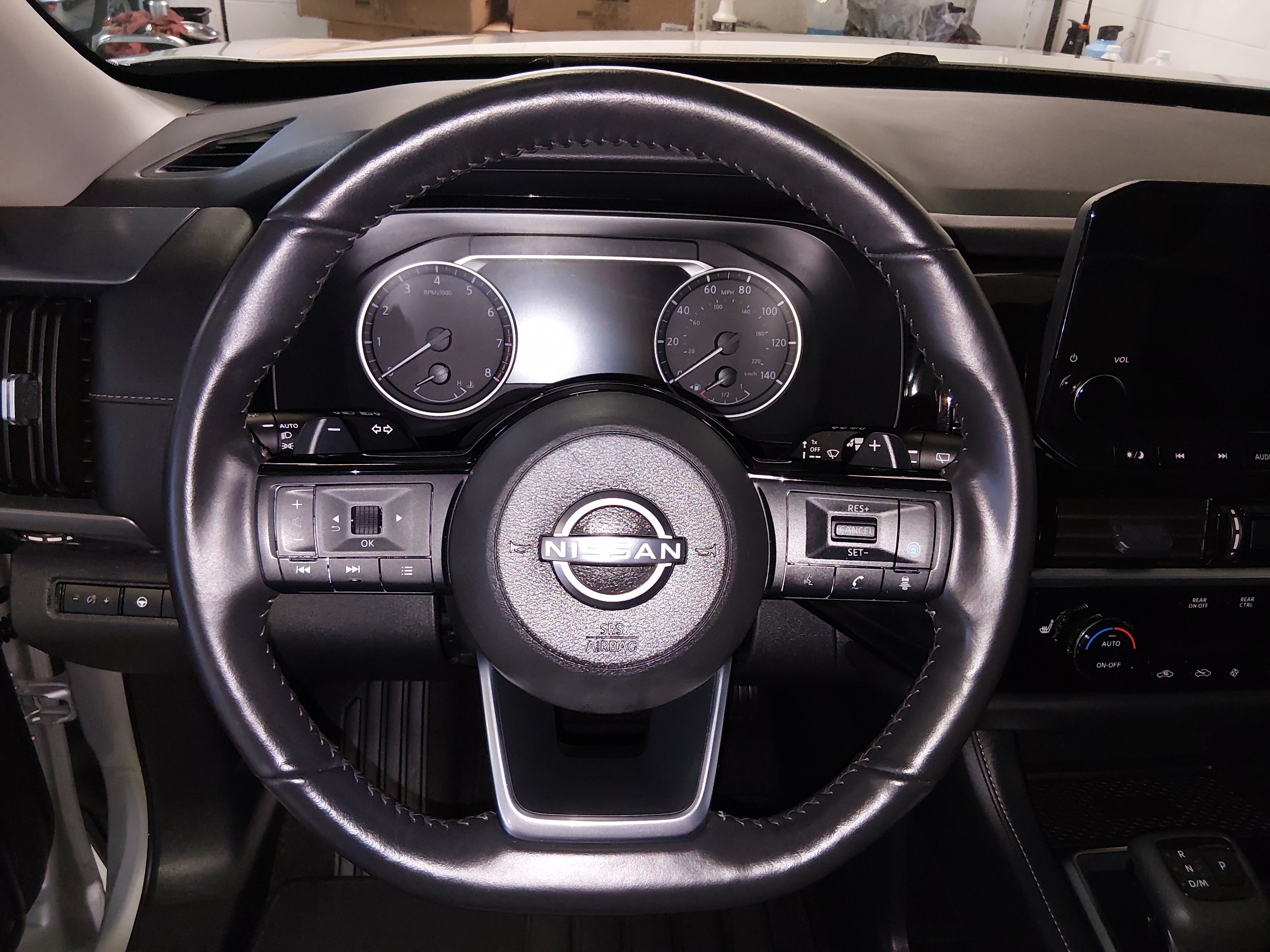 2025 Nissan Pathfinder SL - Photo 12