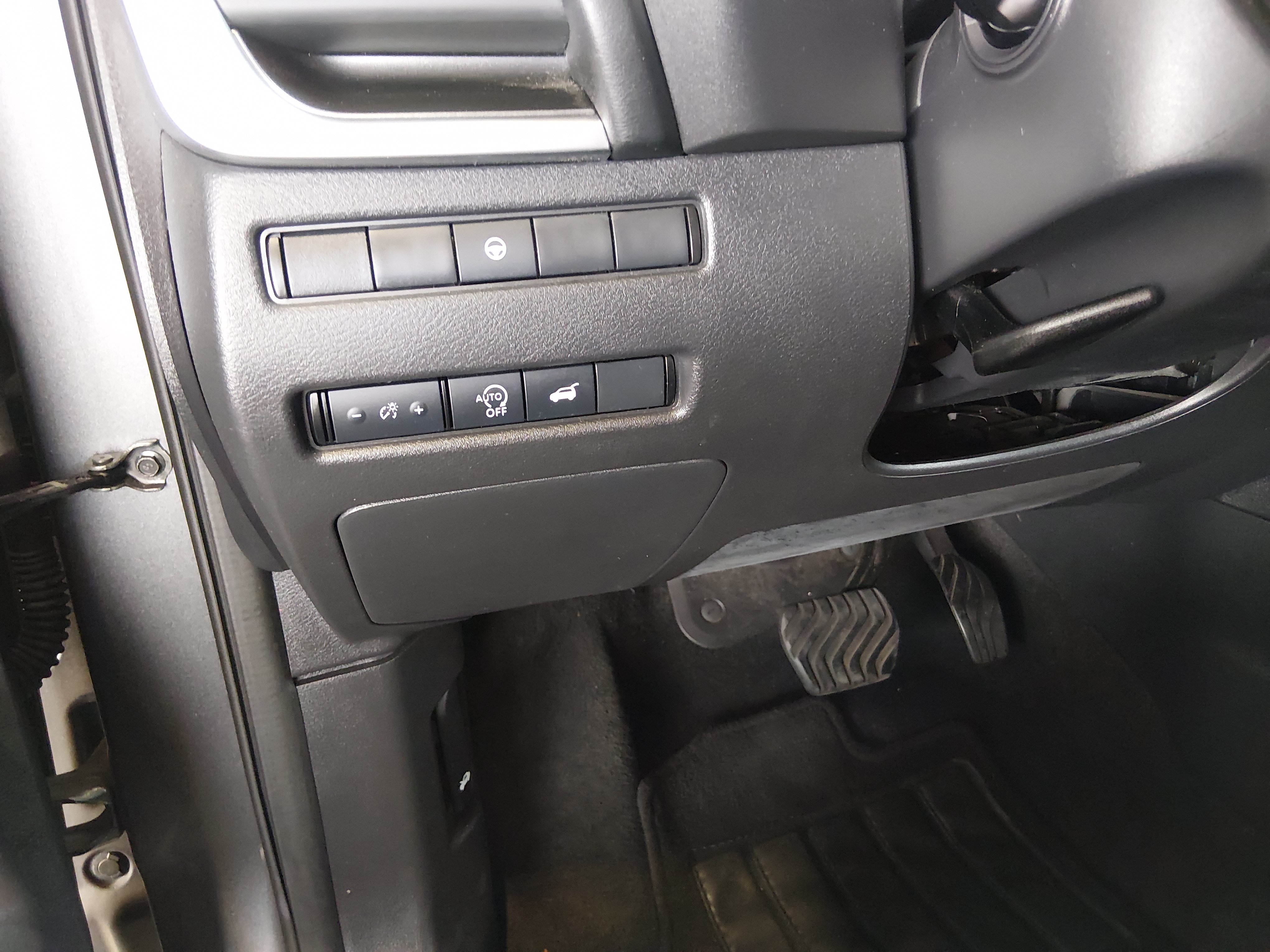 2024 Nissan Rogue SV - Photo 13