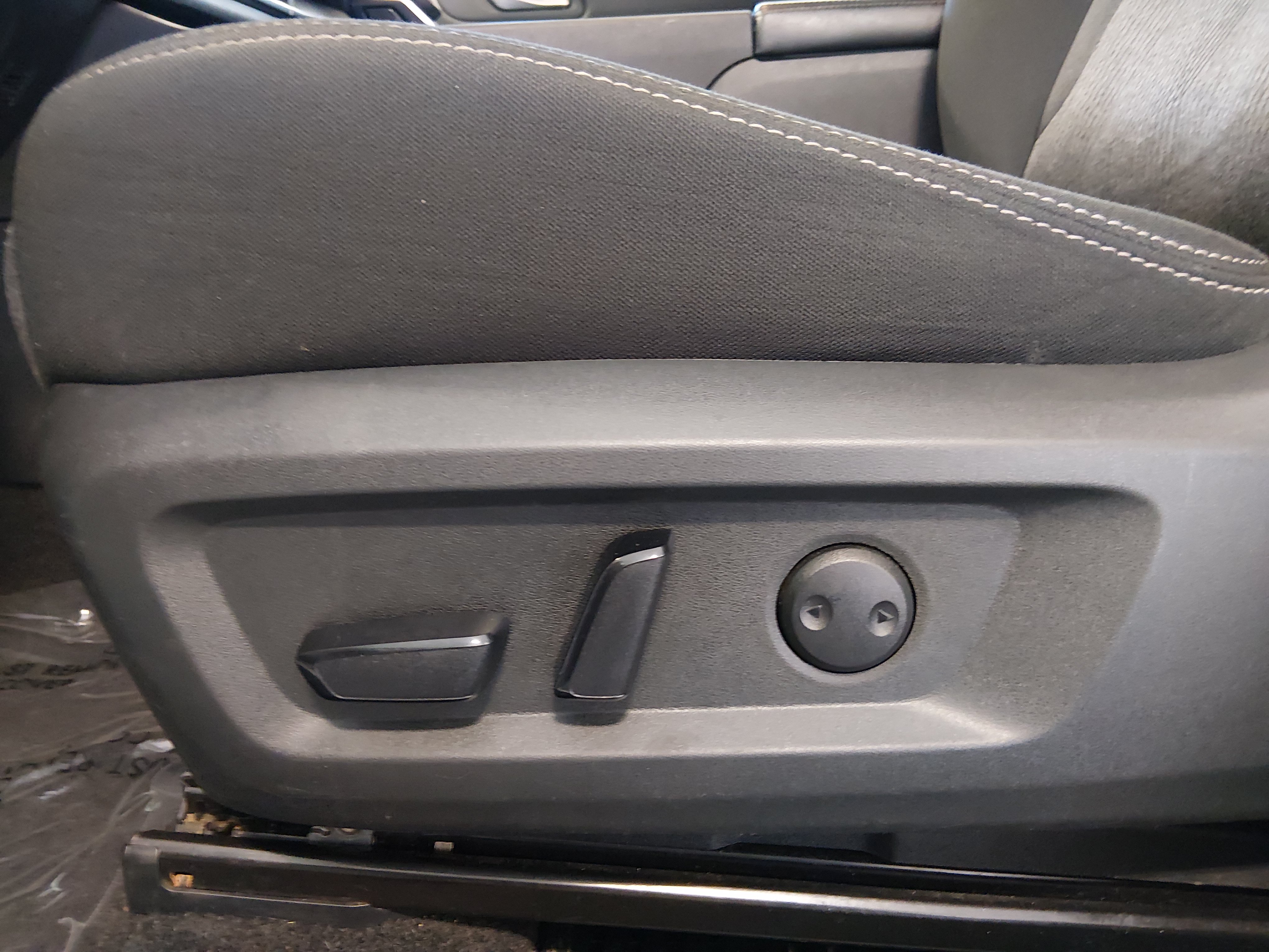 2024 Nissan Rogue SV - Photo 25