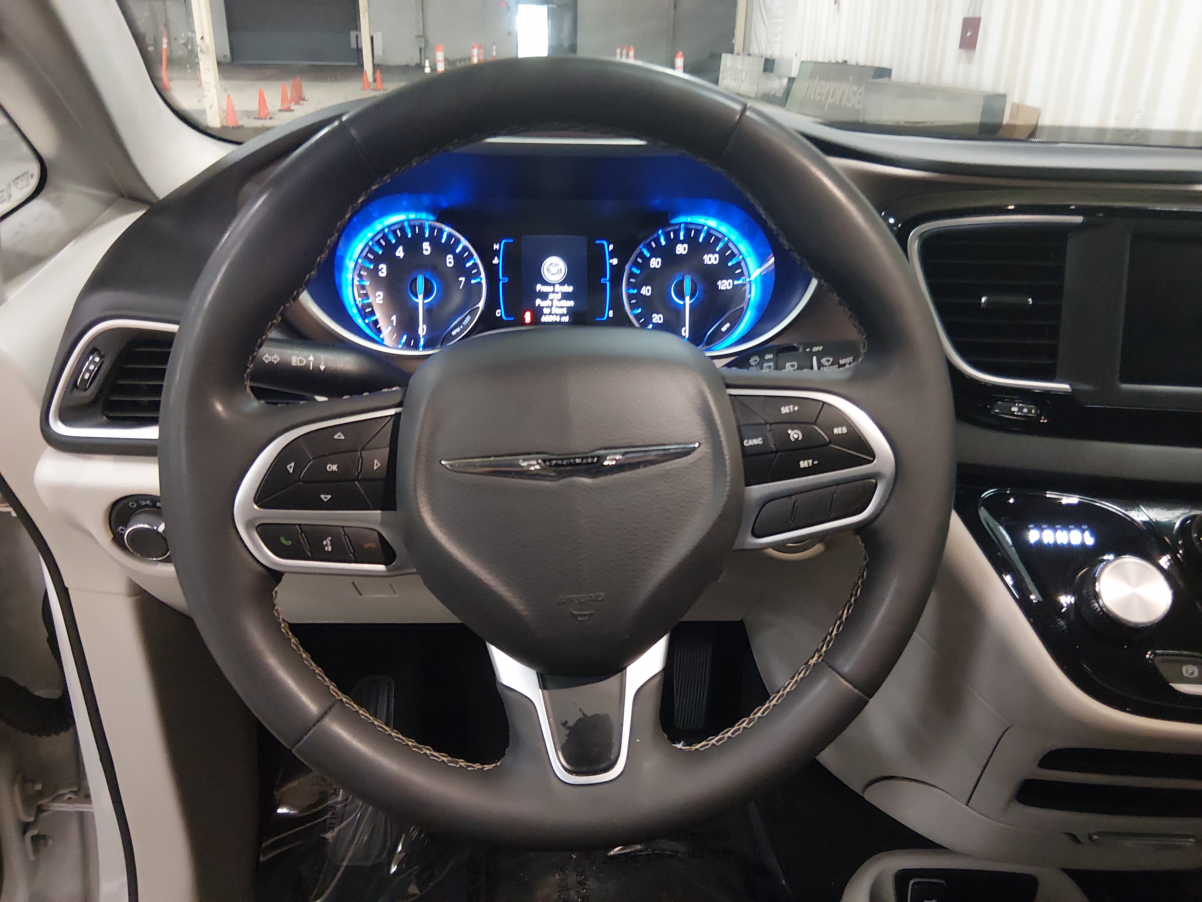 2024 Chrysler Voyager LX - Photo 12