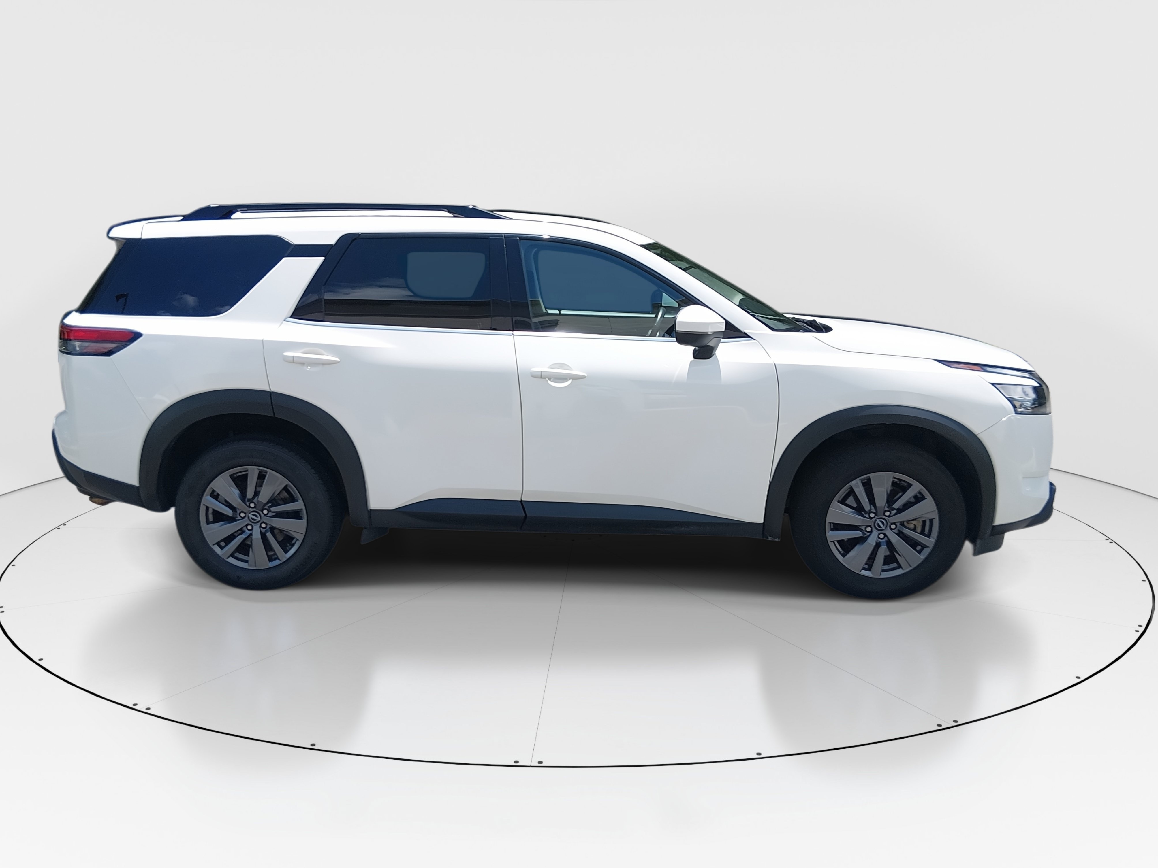 2024 Nissan Pathfinder SV - Photo 8