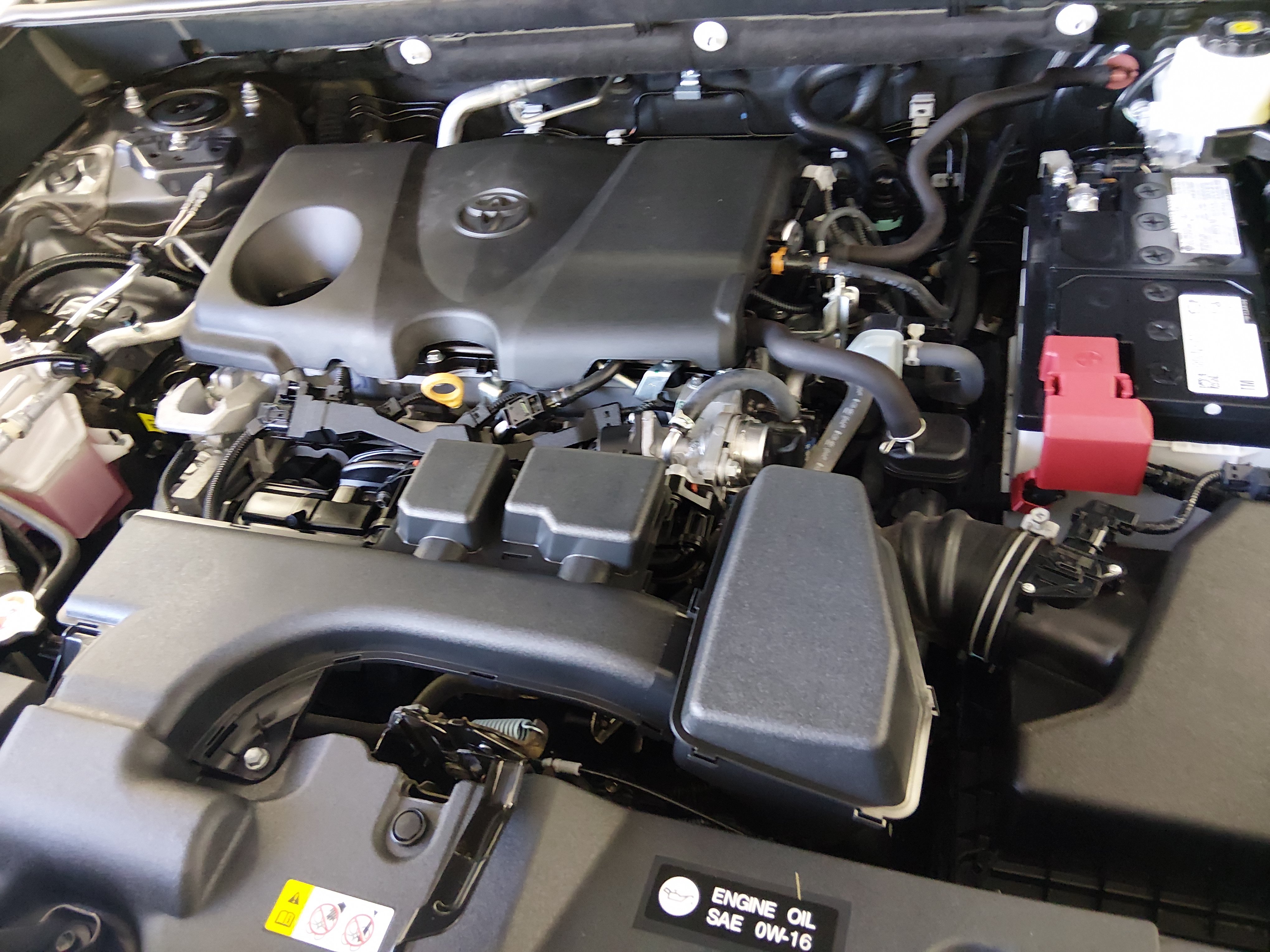 2024 Toyota RAV4 XLE - Photo 9