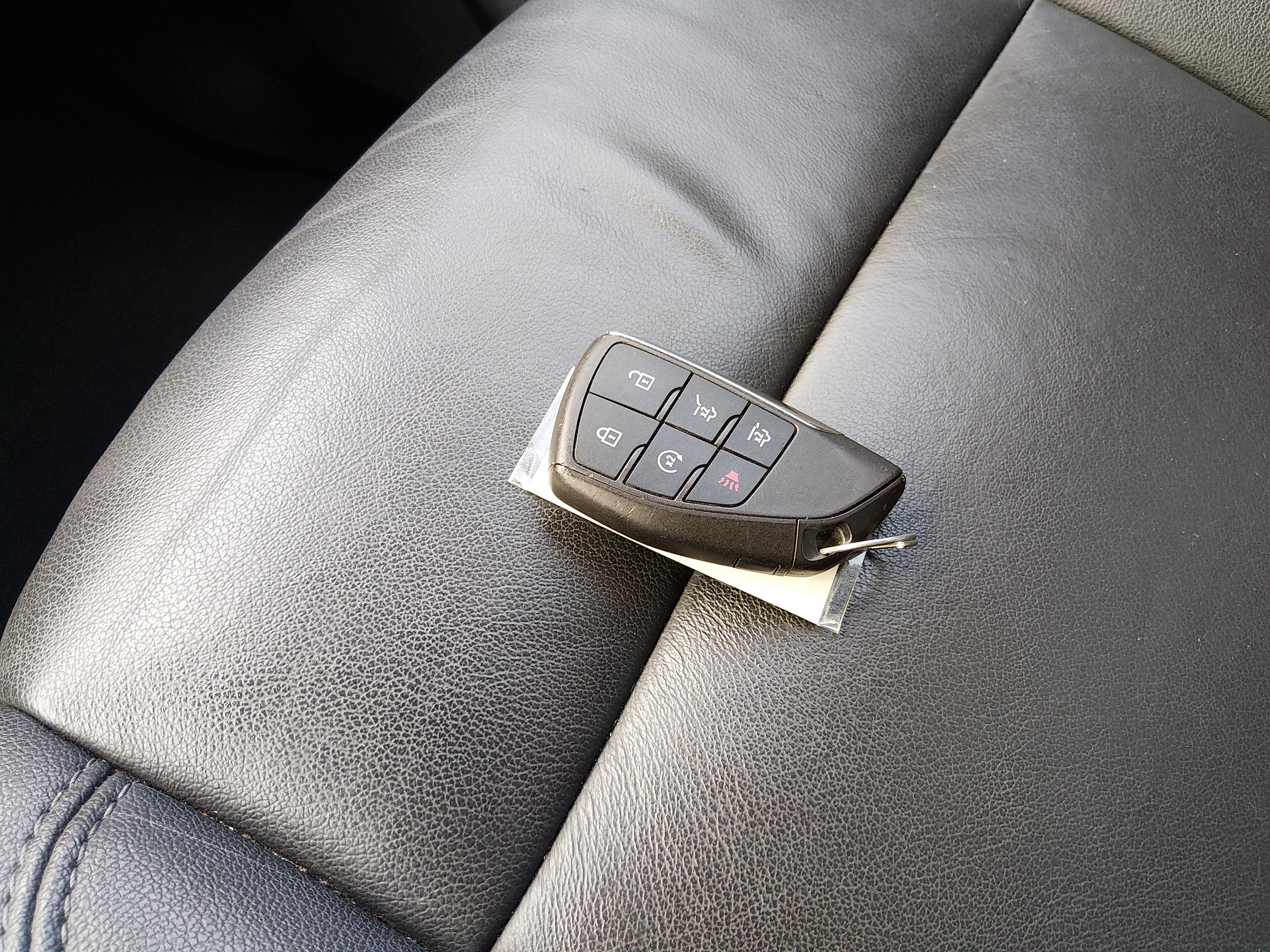 2024 Chevrolet Suburban LT - Photo 15