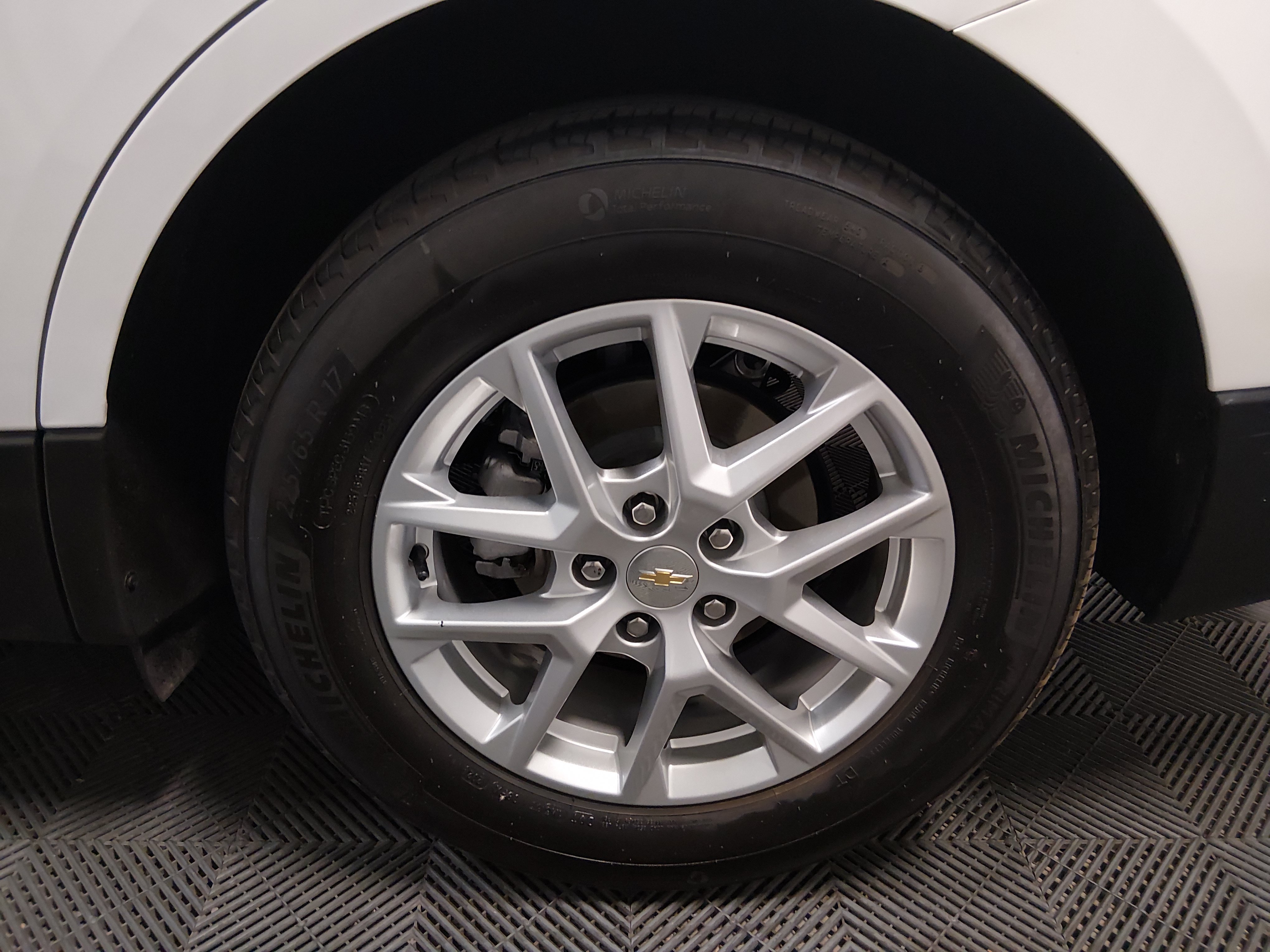 2024 Chevrolet Equinox LT - Photo 10