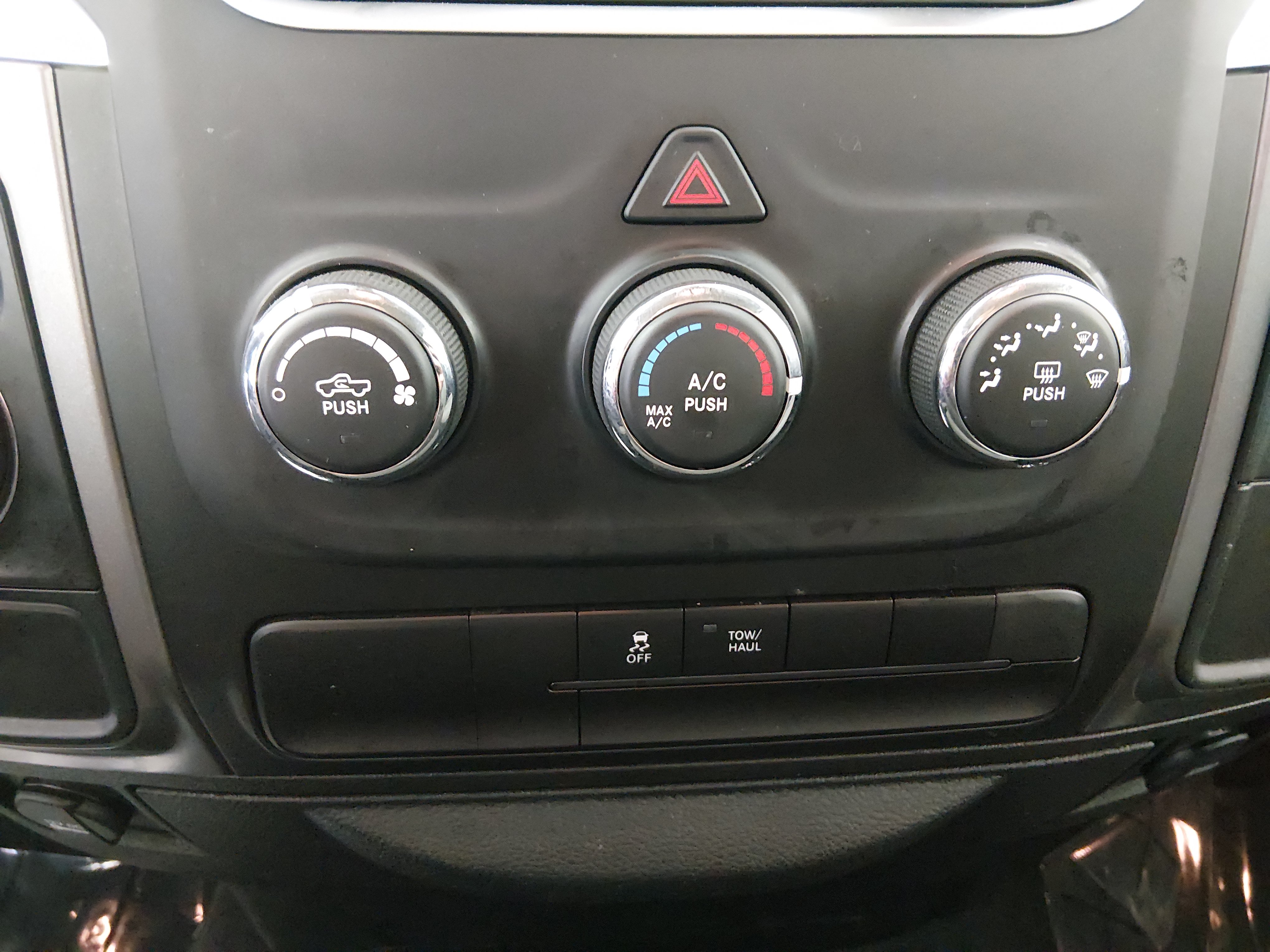 2024 RAM Ram 1500 Classic SLT - Photo 18