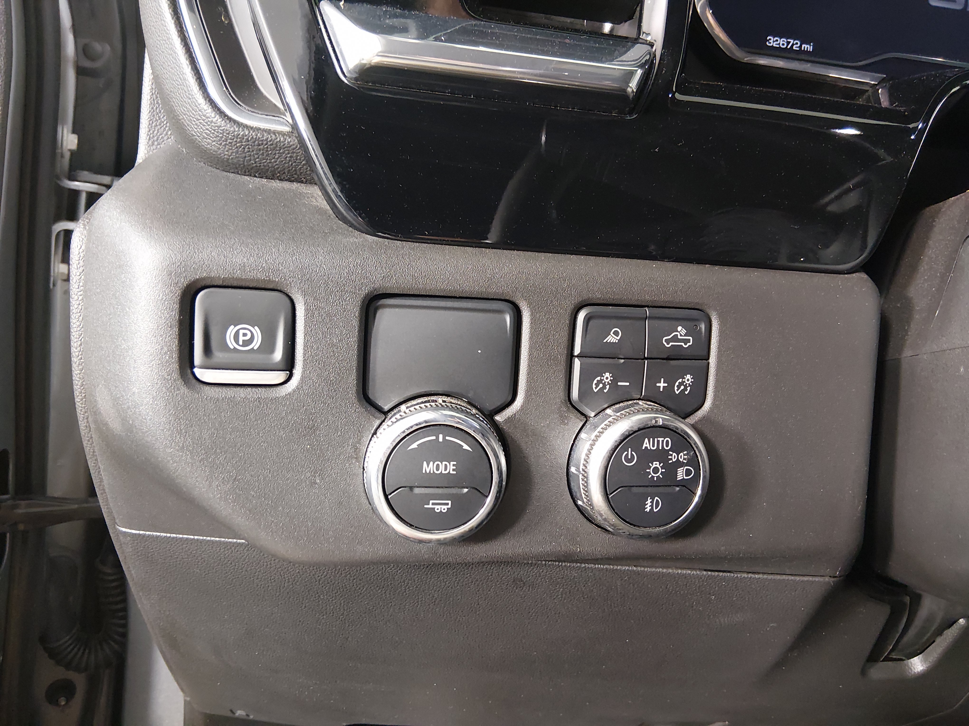 2025 GMC Sierra 1500 SLT - Photo 13