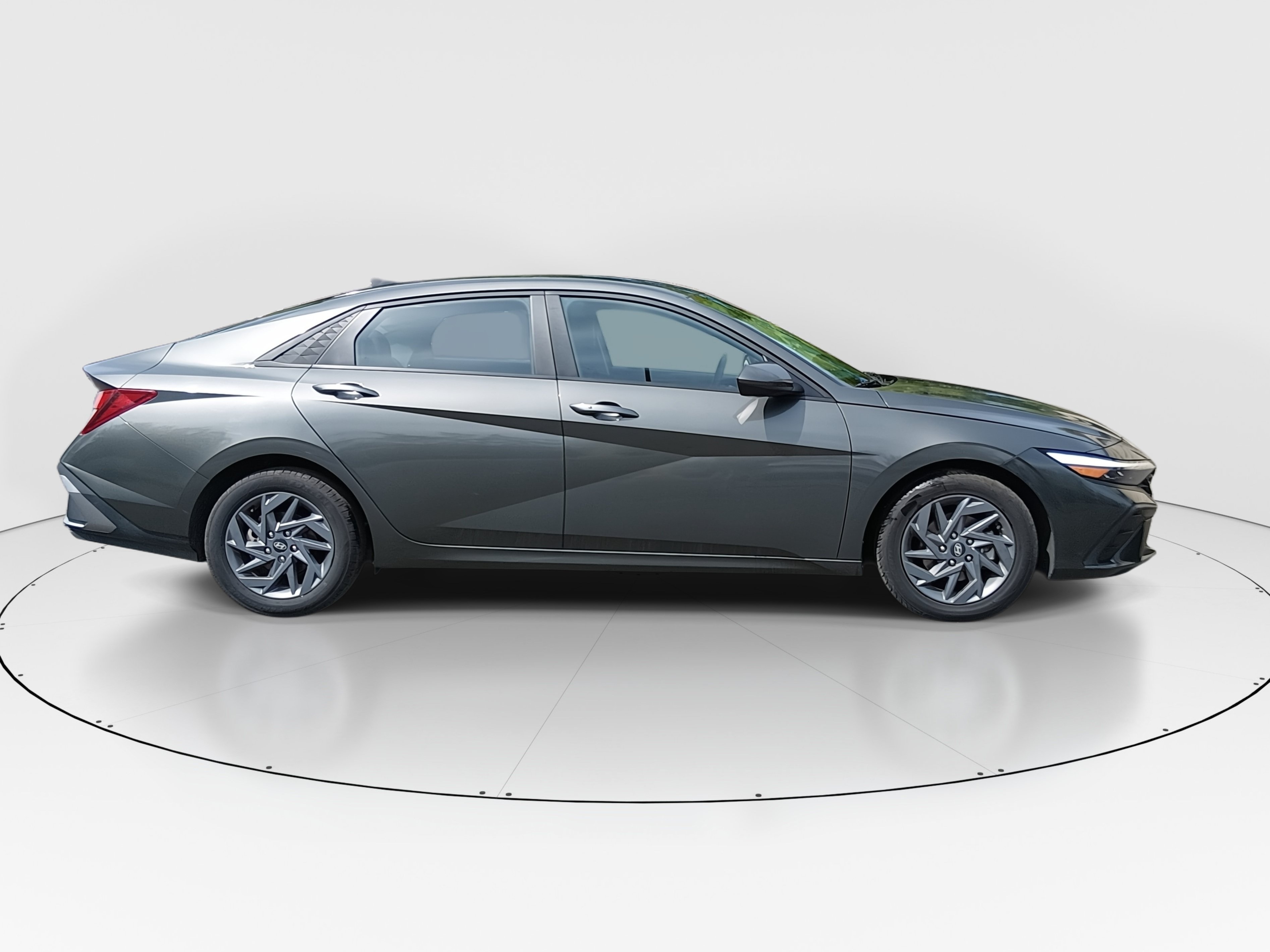 2024 Hyundai Elantra SEL - Photo 8