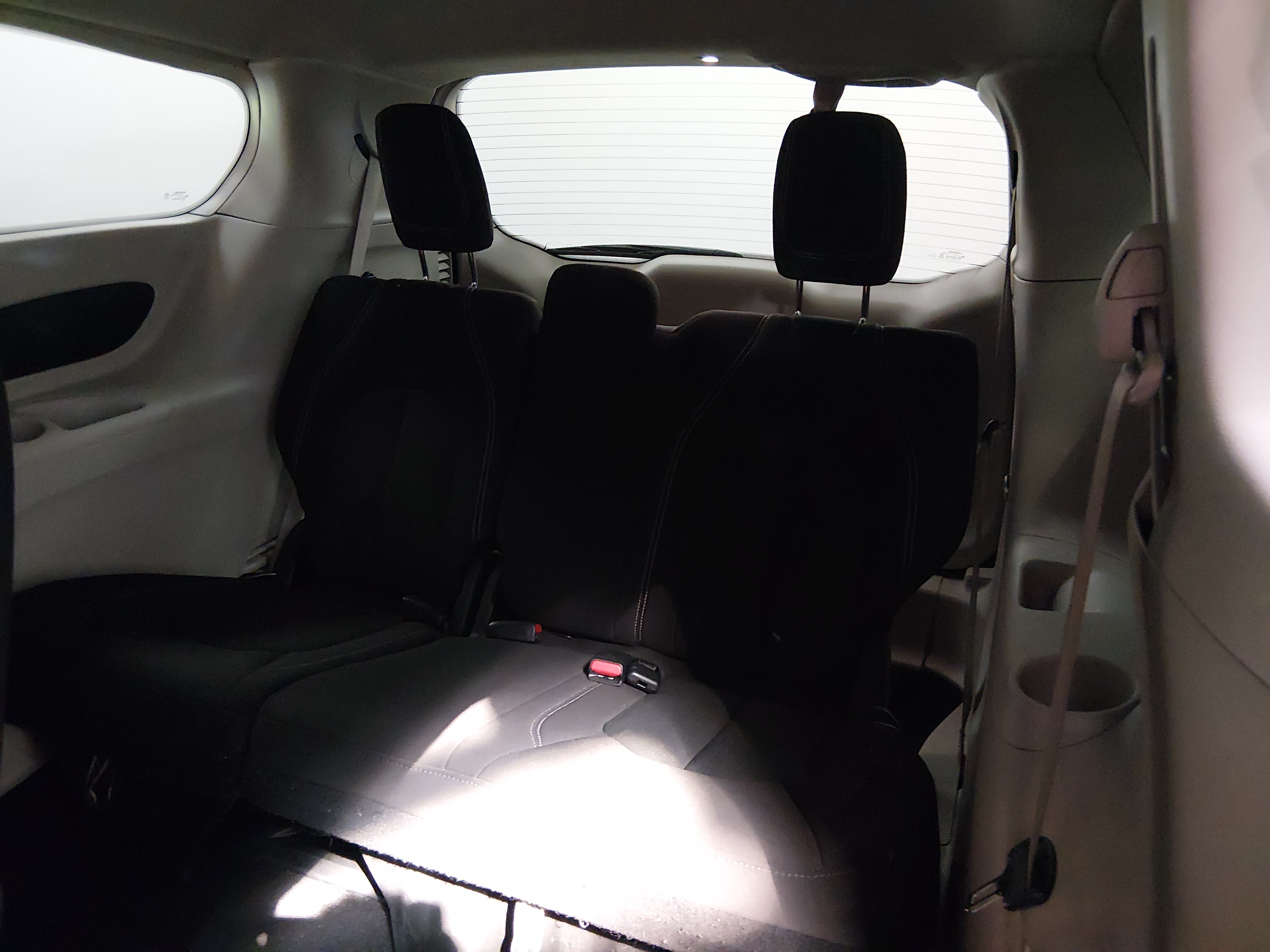 2024 Chrysler Voyager LX - Photo 17