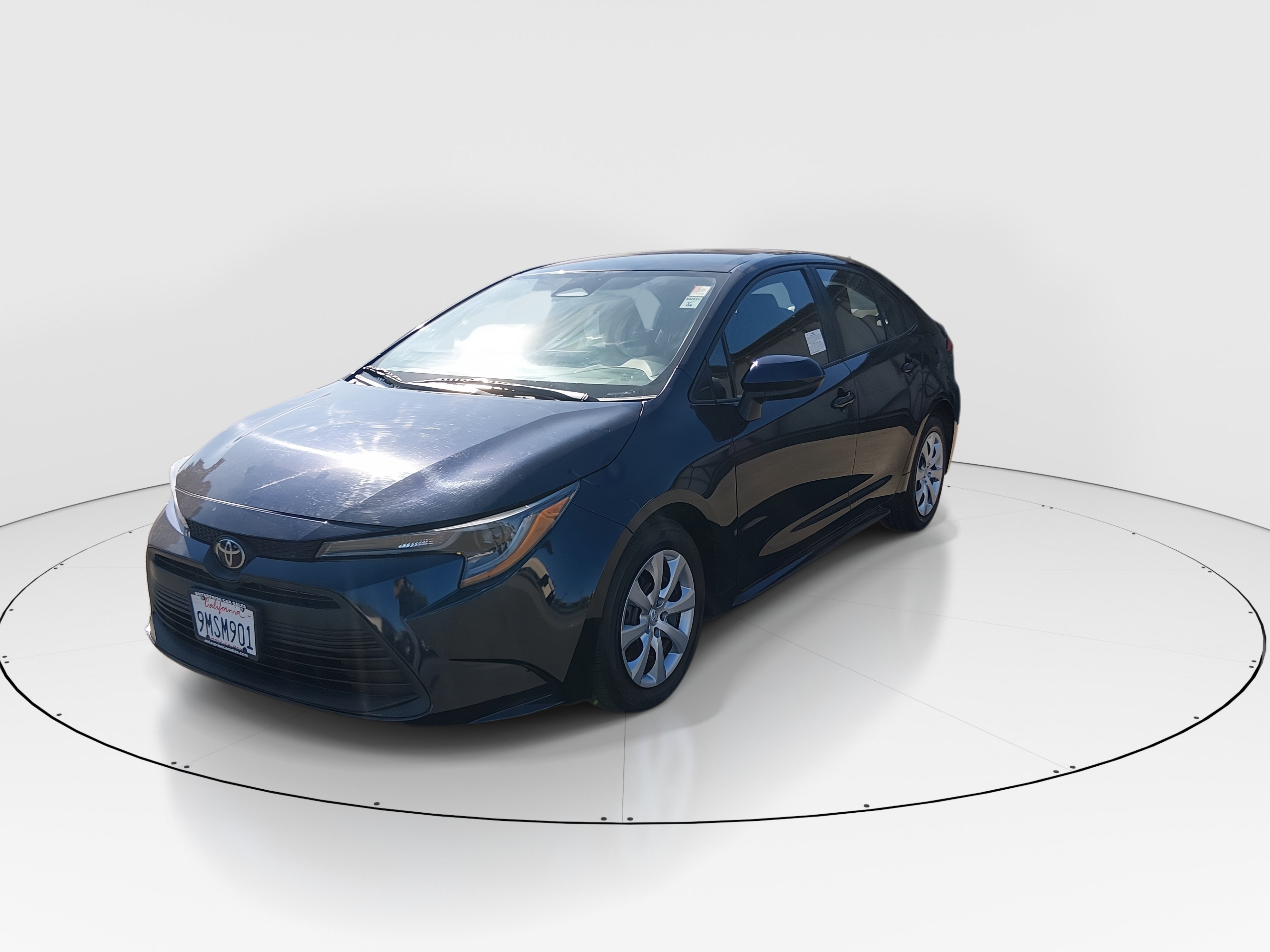 2024 Toyota Corolla LE - Photo 3