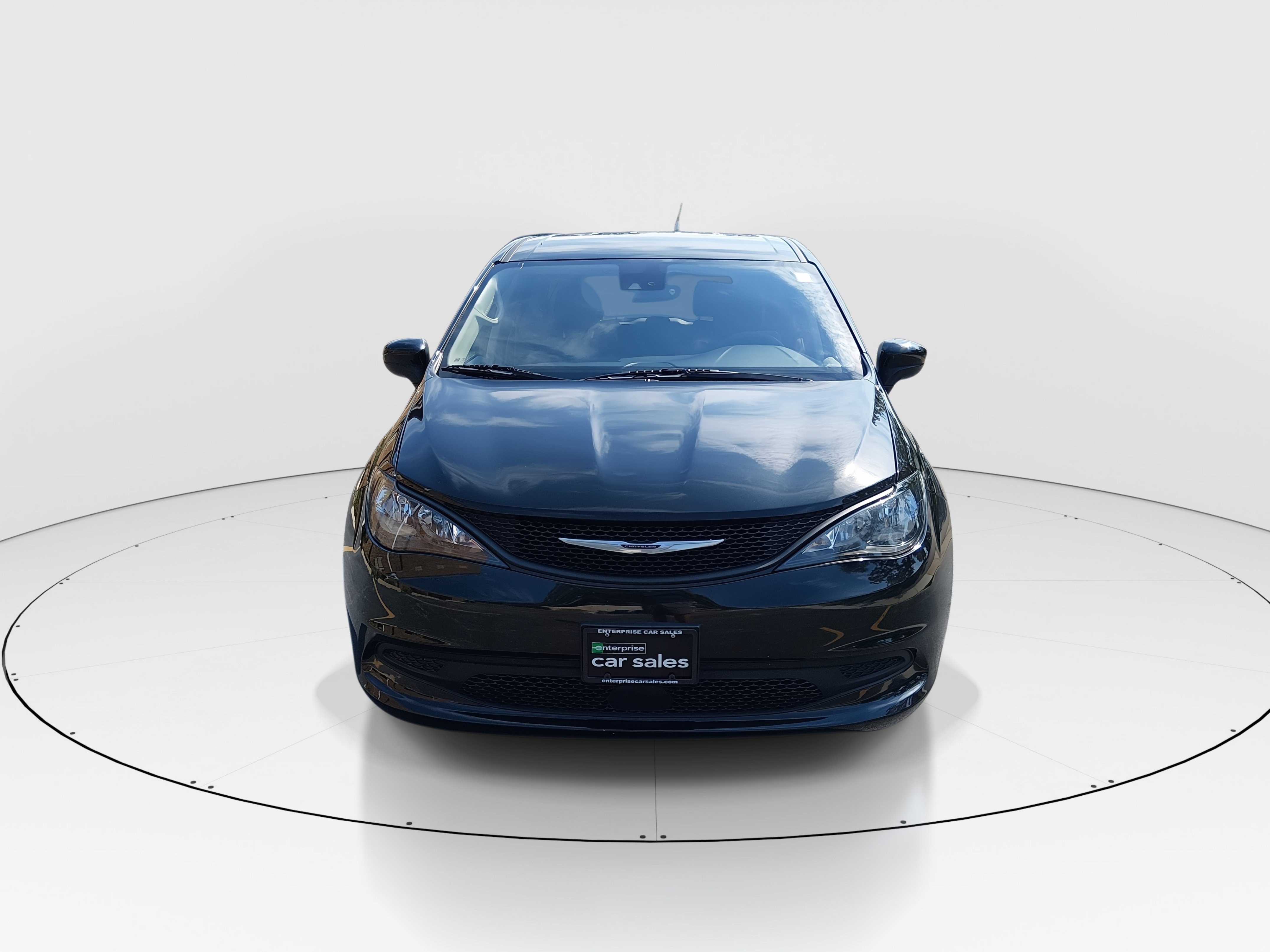 2023 Chrysler Voyager LX - Photo 2