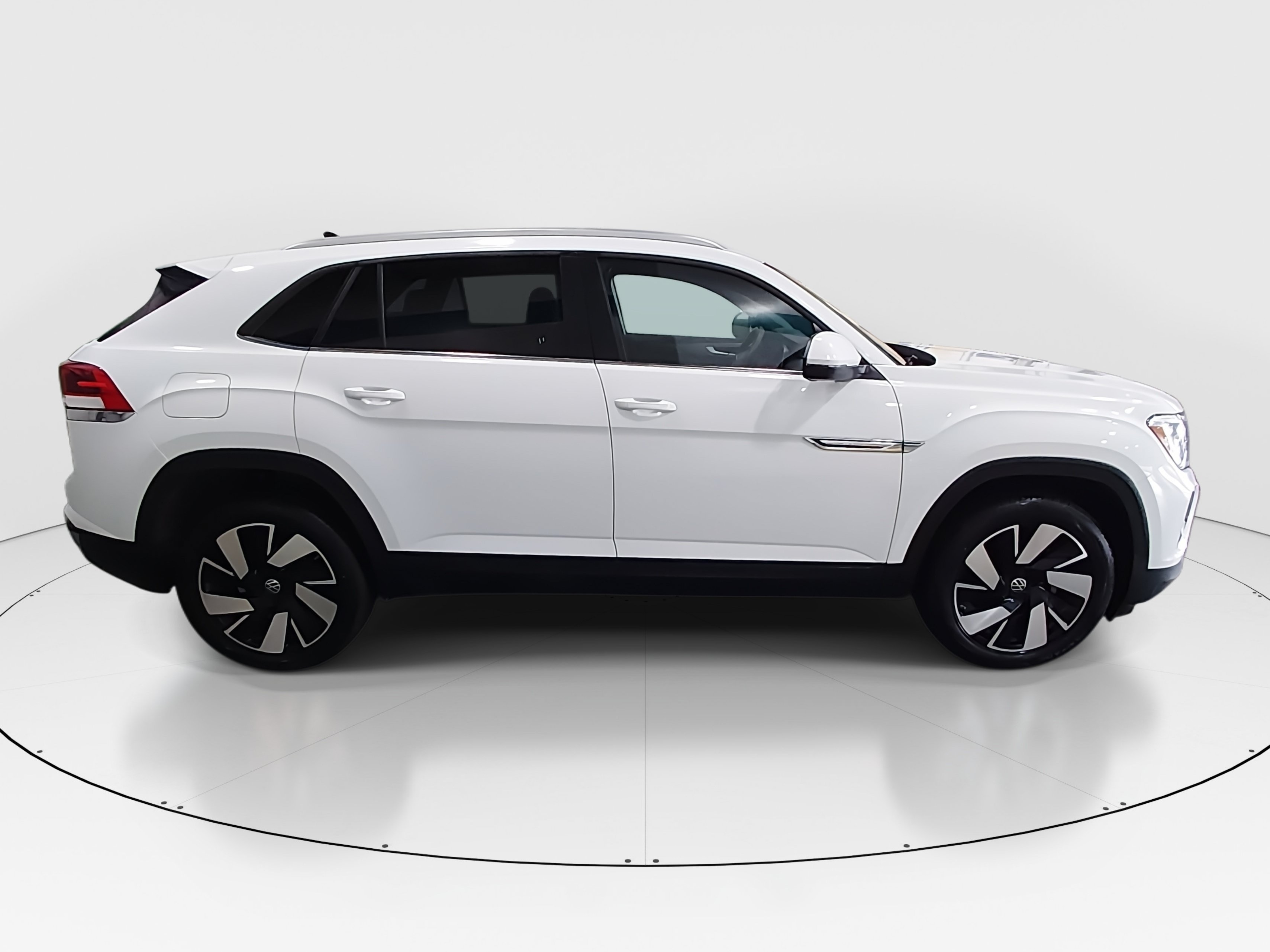 2024 Volkswagen Atlas Cross Sport SE w/Tech - Photo 8