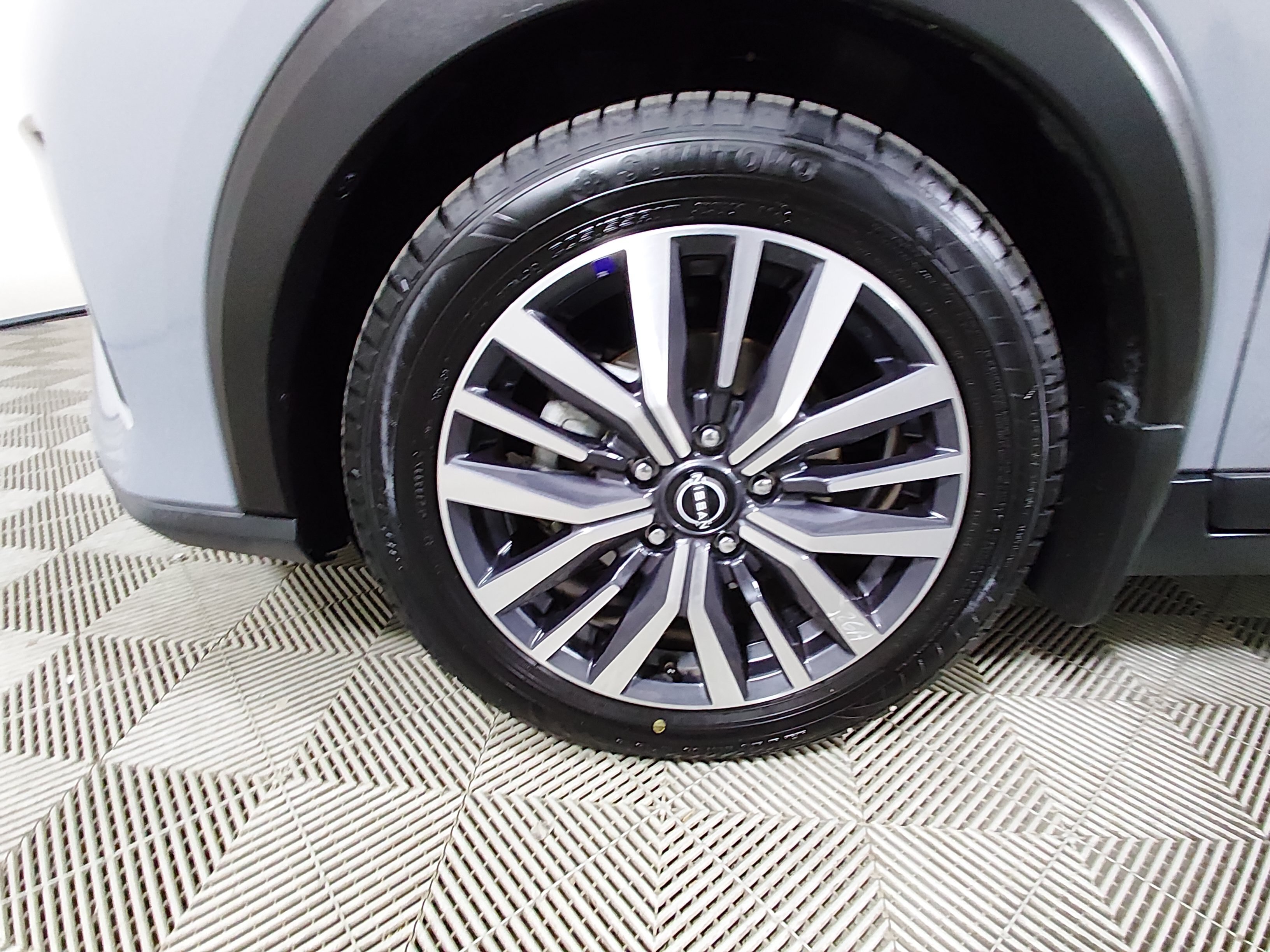 2023 Nissan Kicks SR - Photo 10