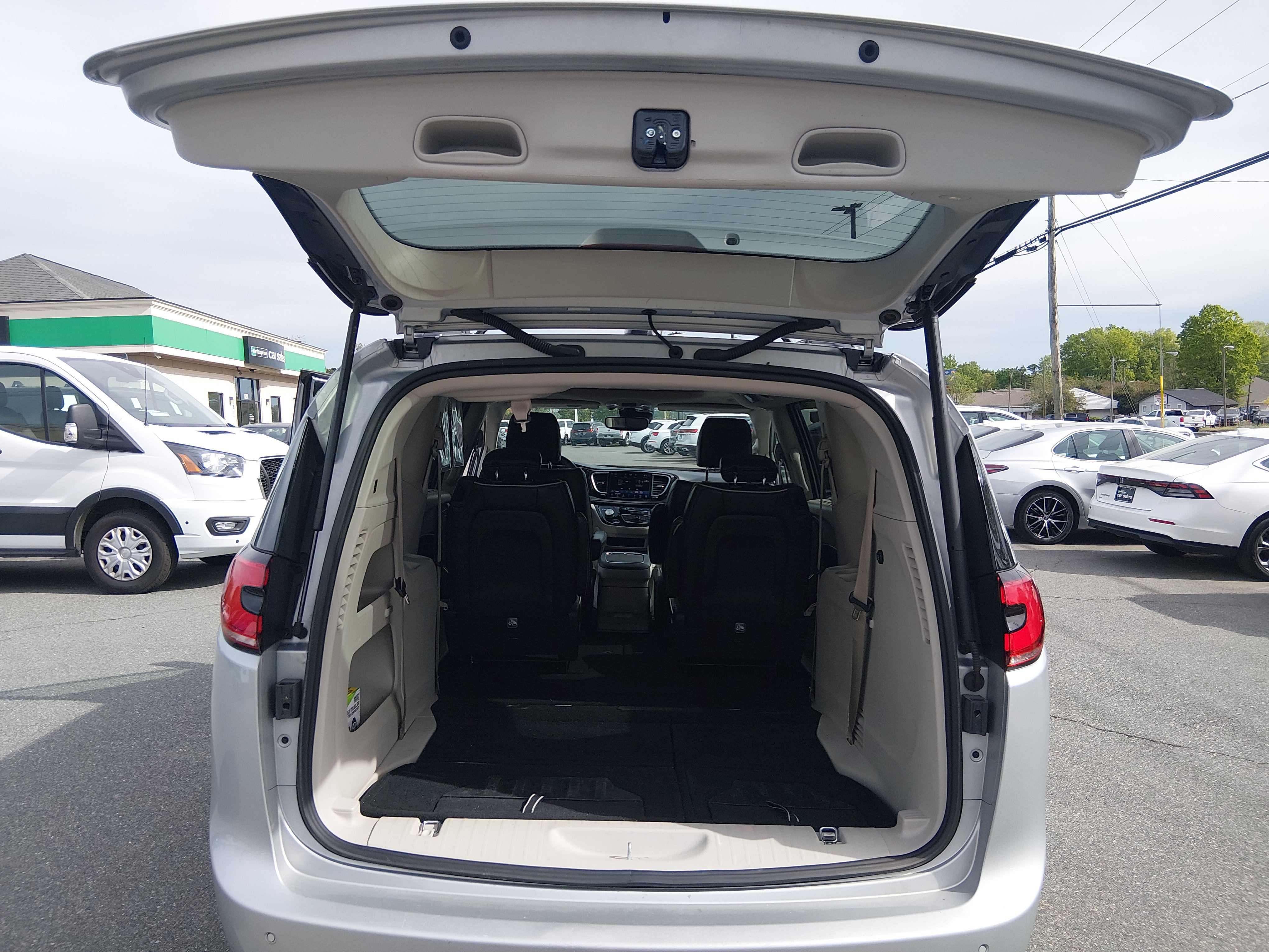 2023 Chrysler Pacifica Limited - Photo 11