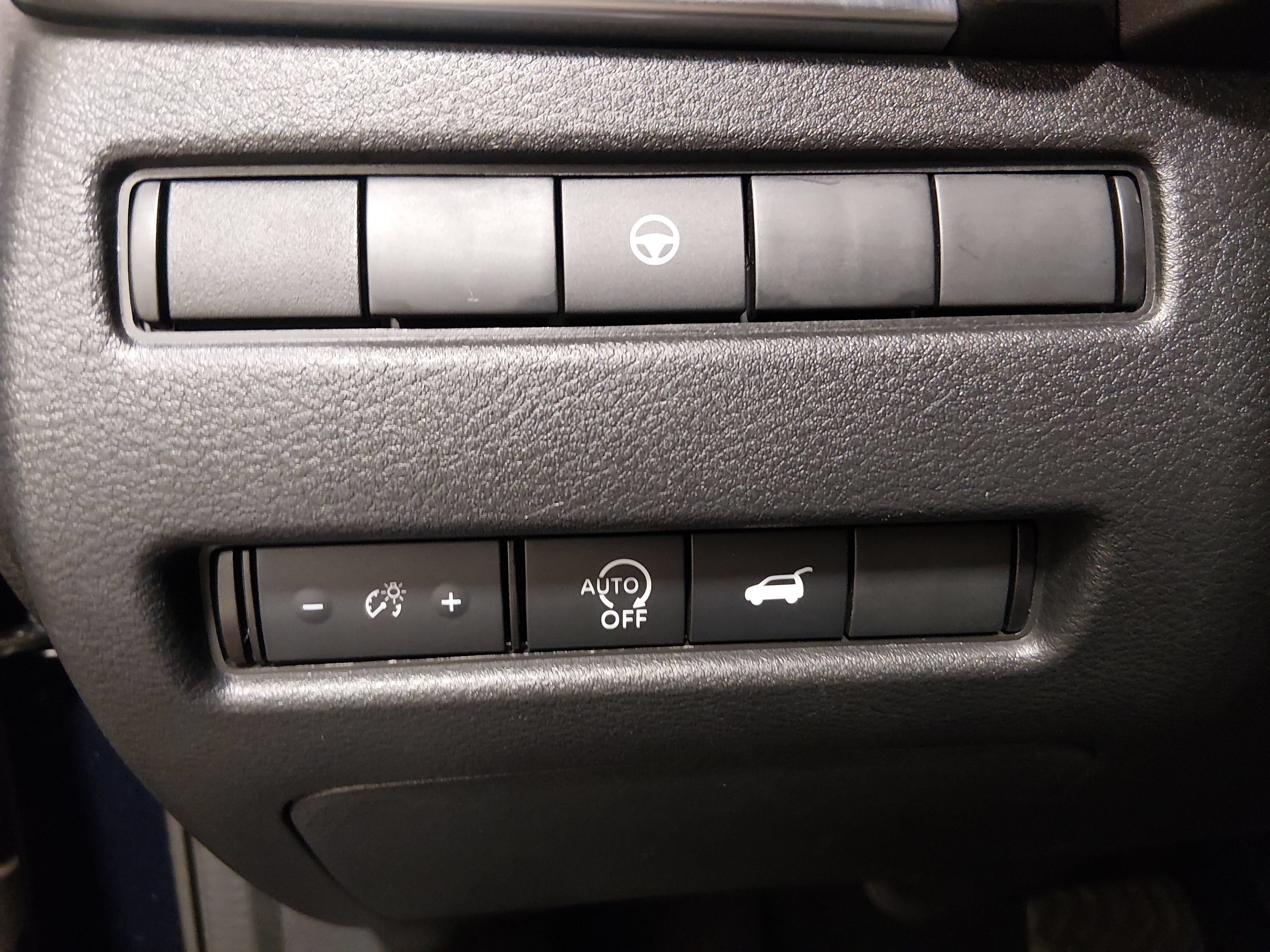 2025 Nissan Rogue SV - Photo 13