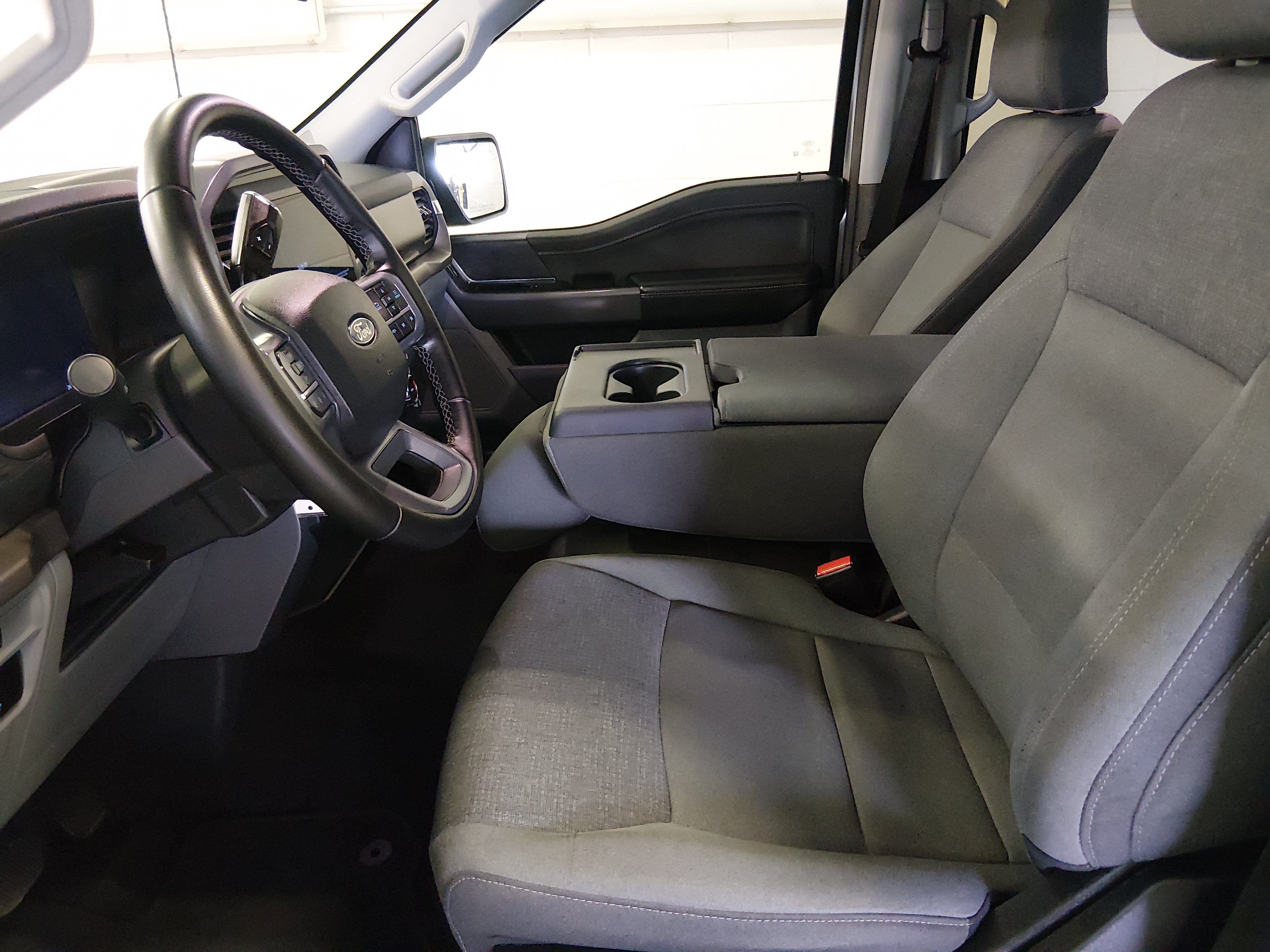 2025 Ford F-150 XLT - Photo 12