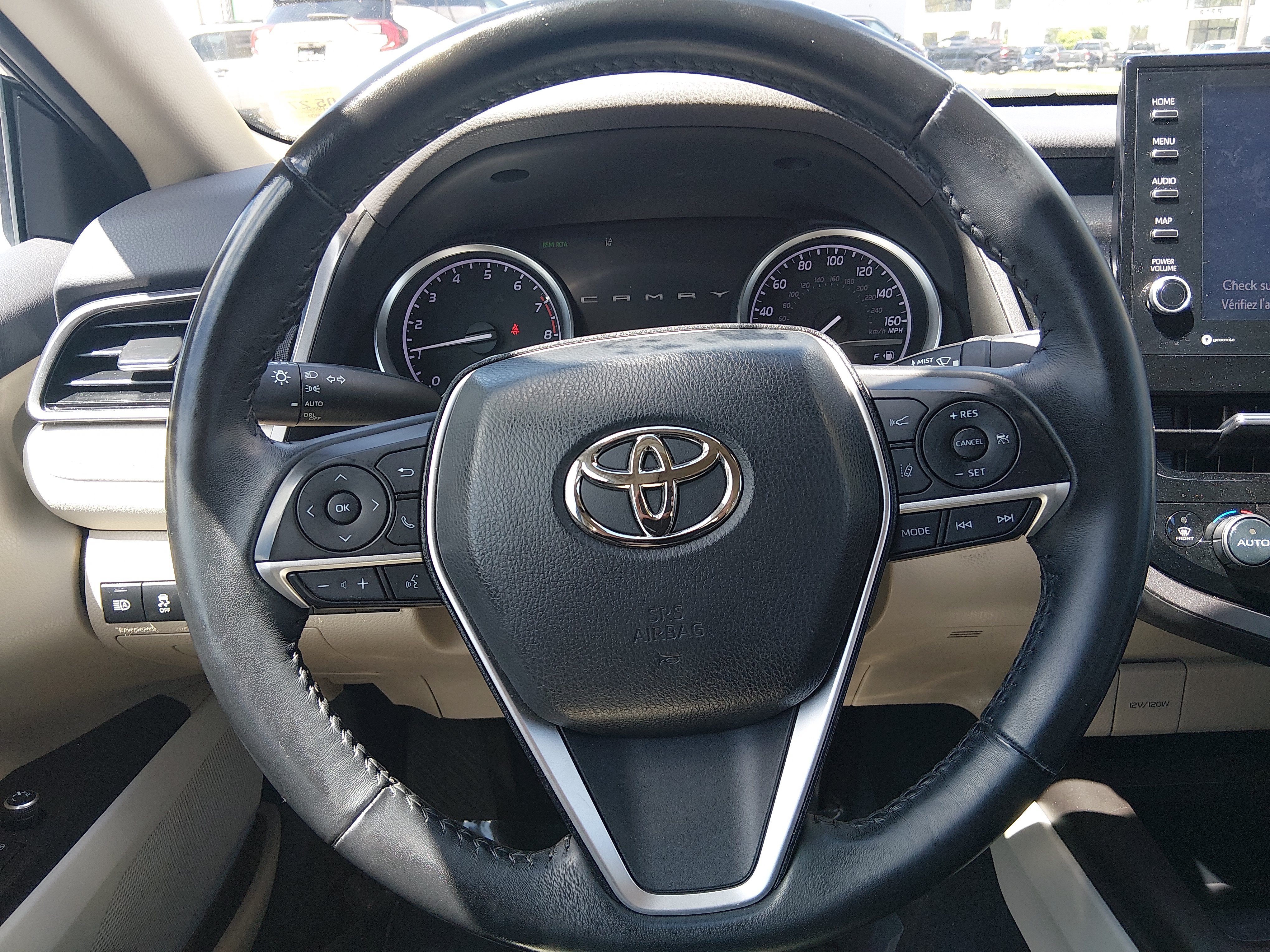 2022 Toyota Camry XLE - Photo 12