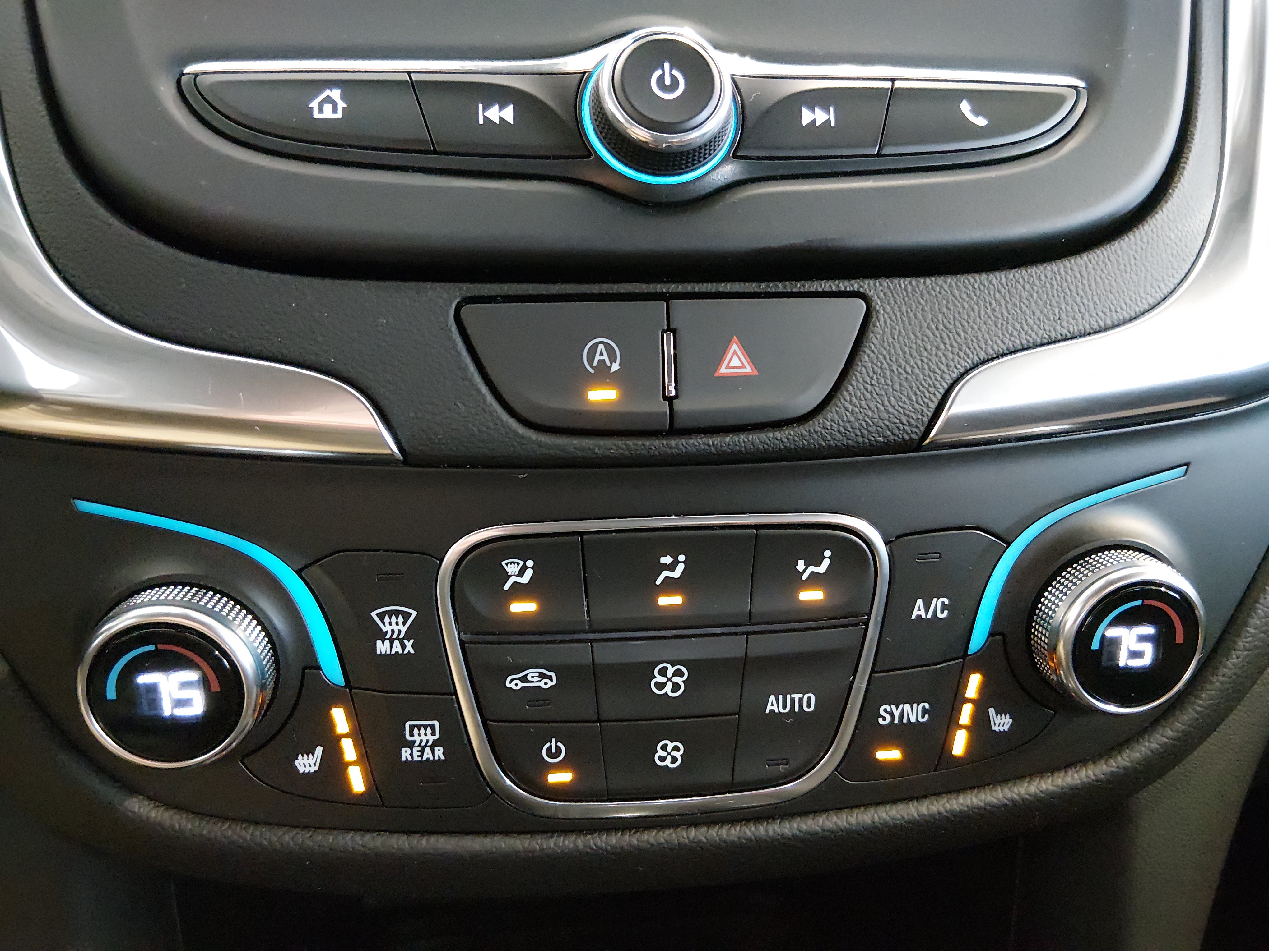 2024 Chevrolet Equinox LT - Photo 19