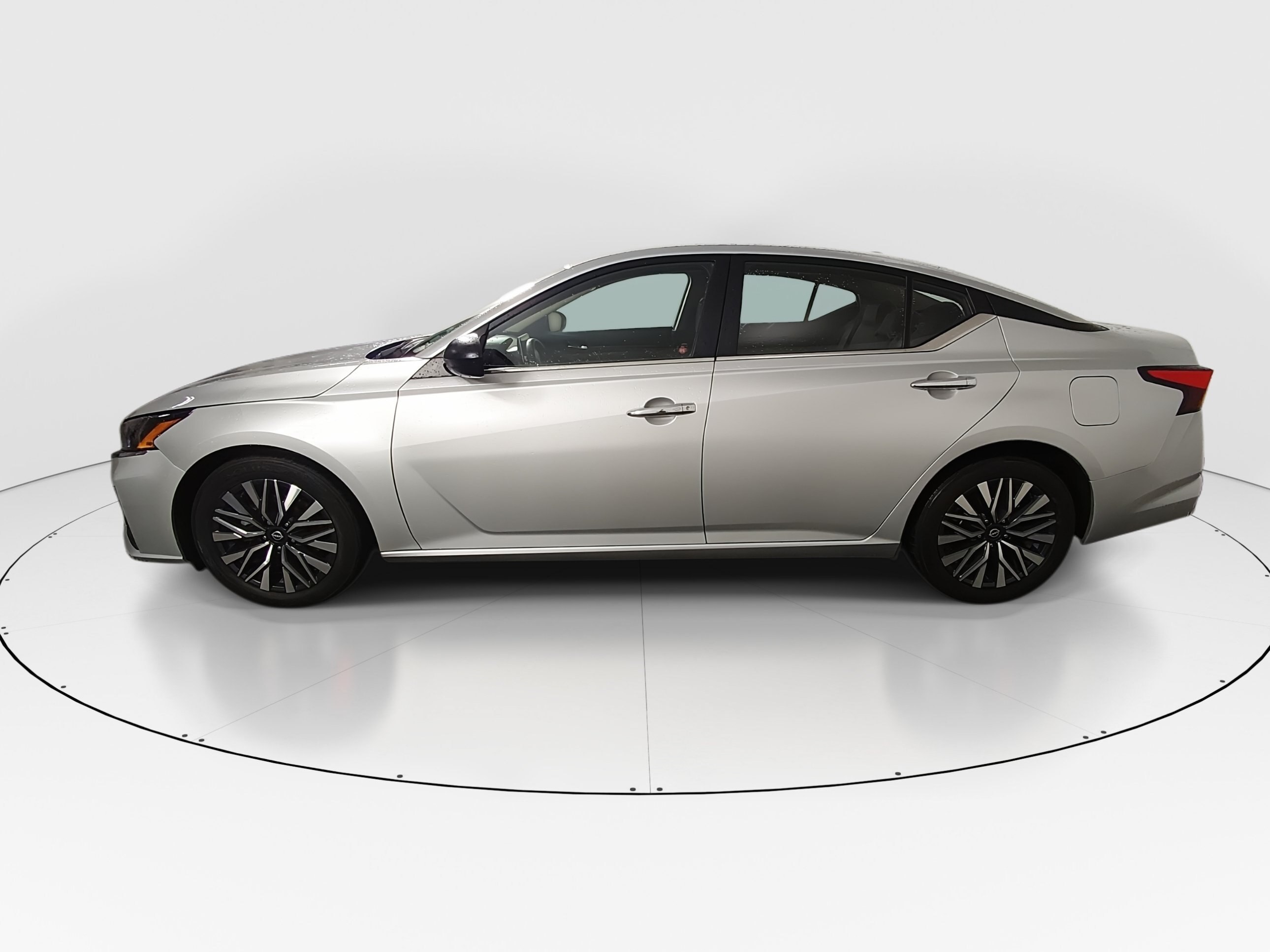2024 Nissan Altima 2.5 SV Sedan 4
